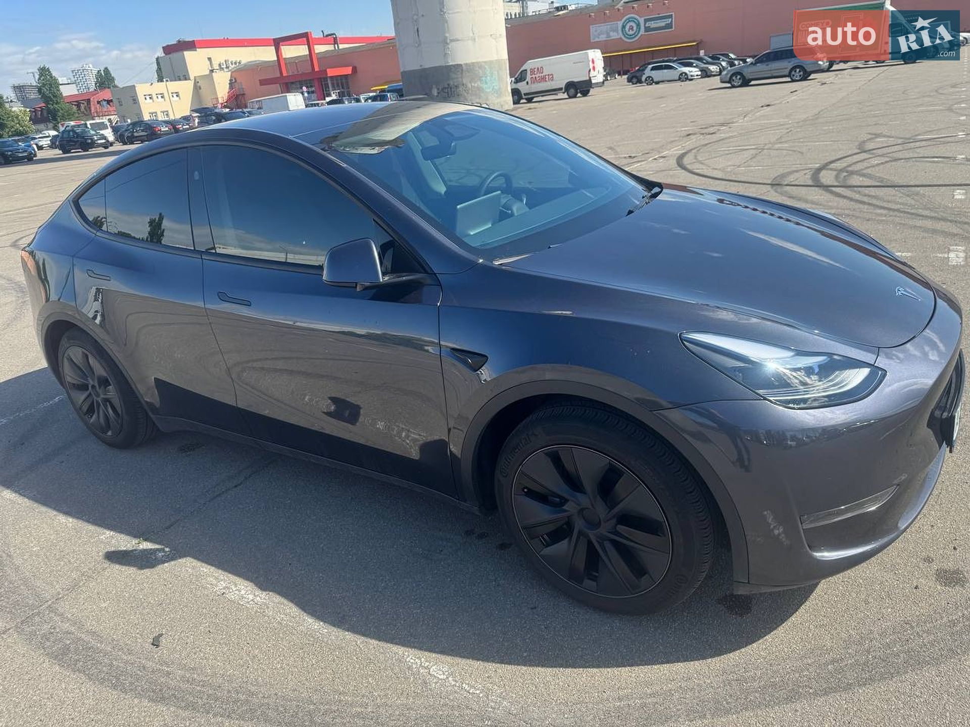 Tesla Model Y 2025 VIN 7SAYGDED3SA377735 фото оголошення 2 з 16