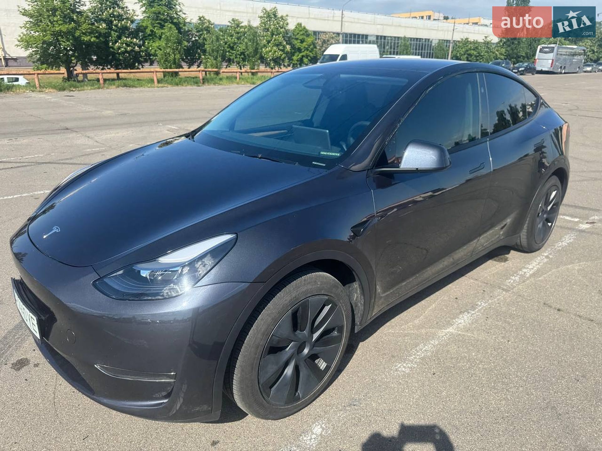Tesla Model Y 2025 VIN 7SAYGDED3SA377735 фото оголошення 4 з 16
