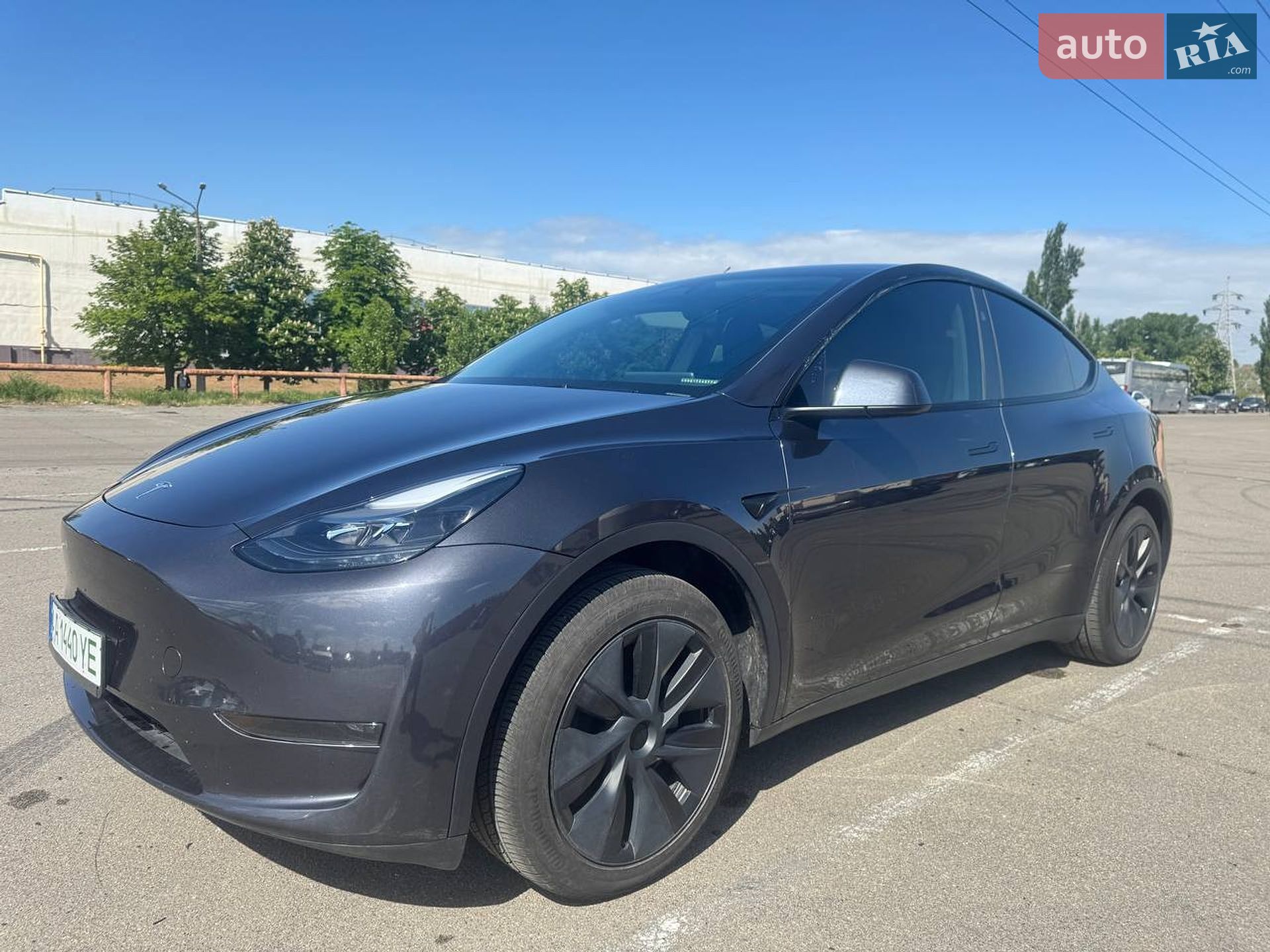 Tesla Model Y 2025 VIN 7SAYGDED3SA377735 фото оголошення 5 з 16