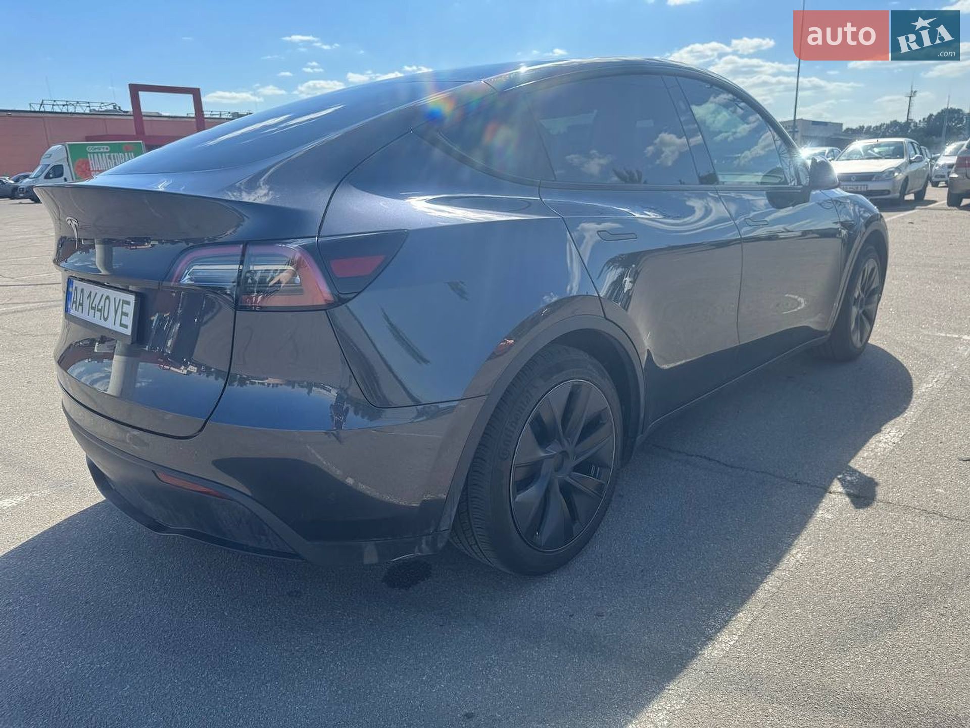 Tesla Model Y 2025 VIN 7SAYGDED3SA377735 фото оголошення 10 з 16