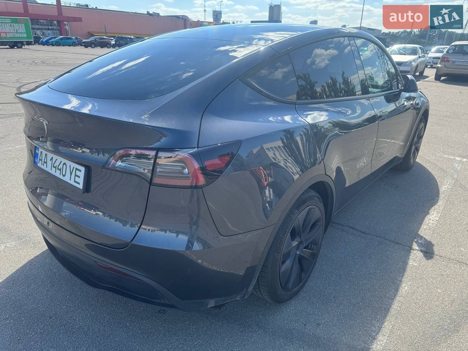 Tesla Model Y 2025 VIN 7SAYGDED3SA377735 фото оголошення 9 з 16