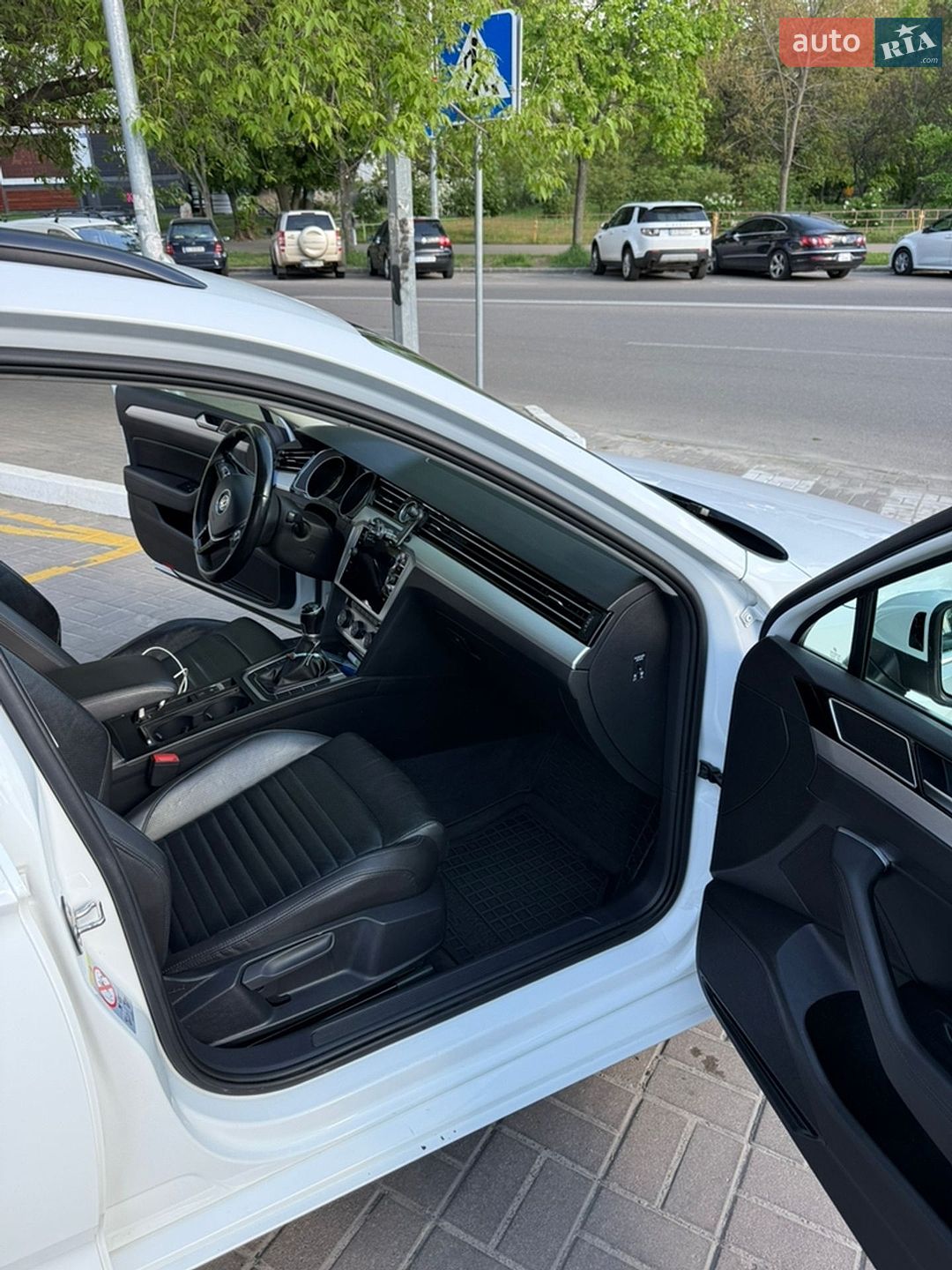 Volkswagen Passat 2017 VIN WVWZZZ3CZJE053929 фото оголошення 8 з 10