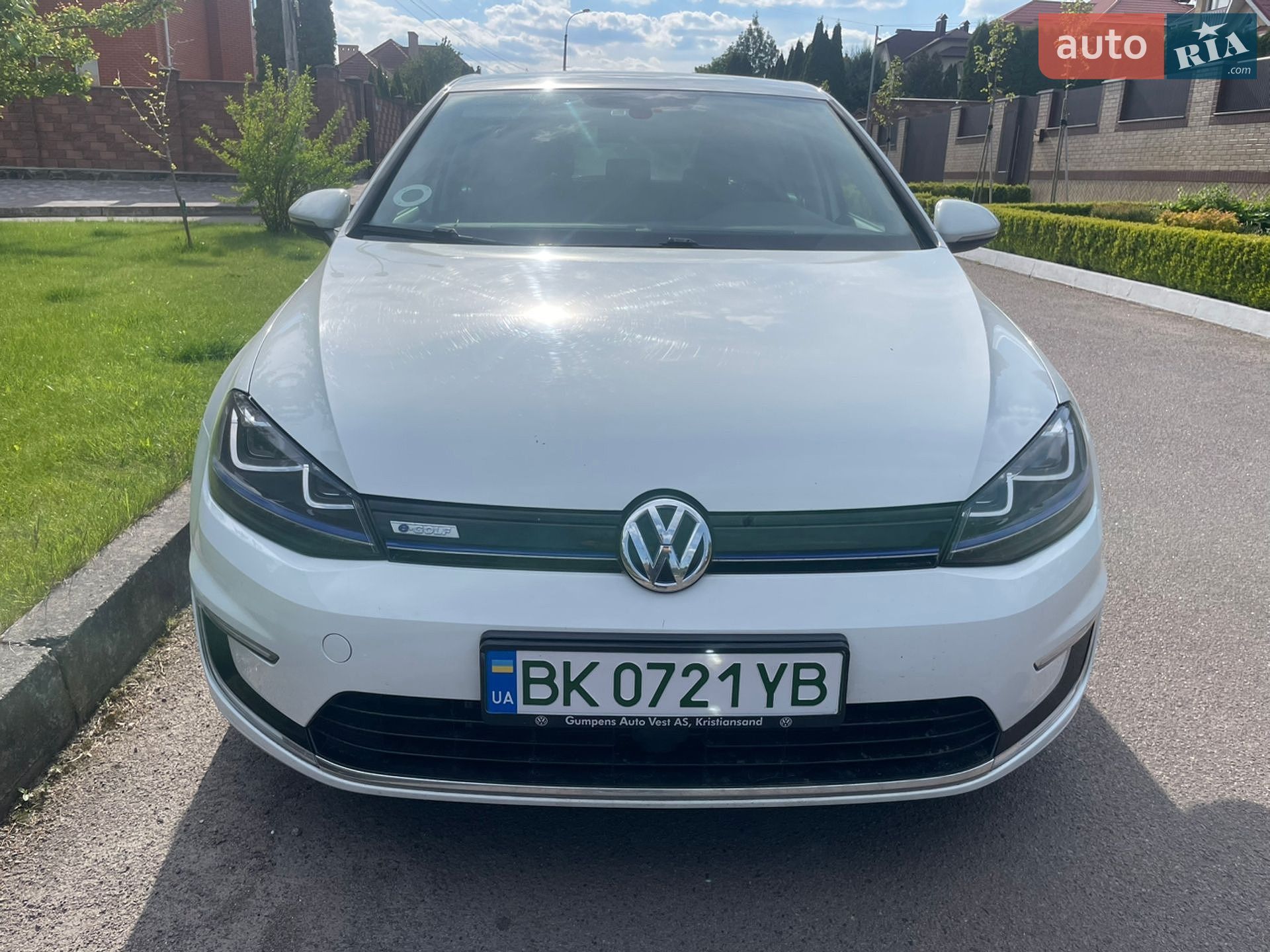 Volkswagen e-Golf 2015 VIN WVWZZZAUZFW908801 фото оголошення 11 з 40