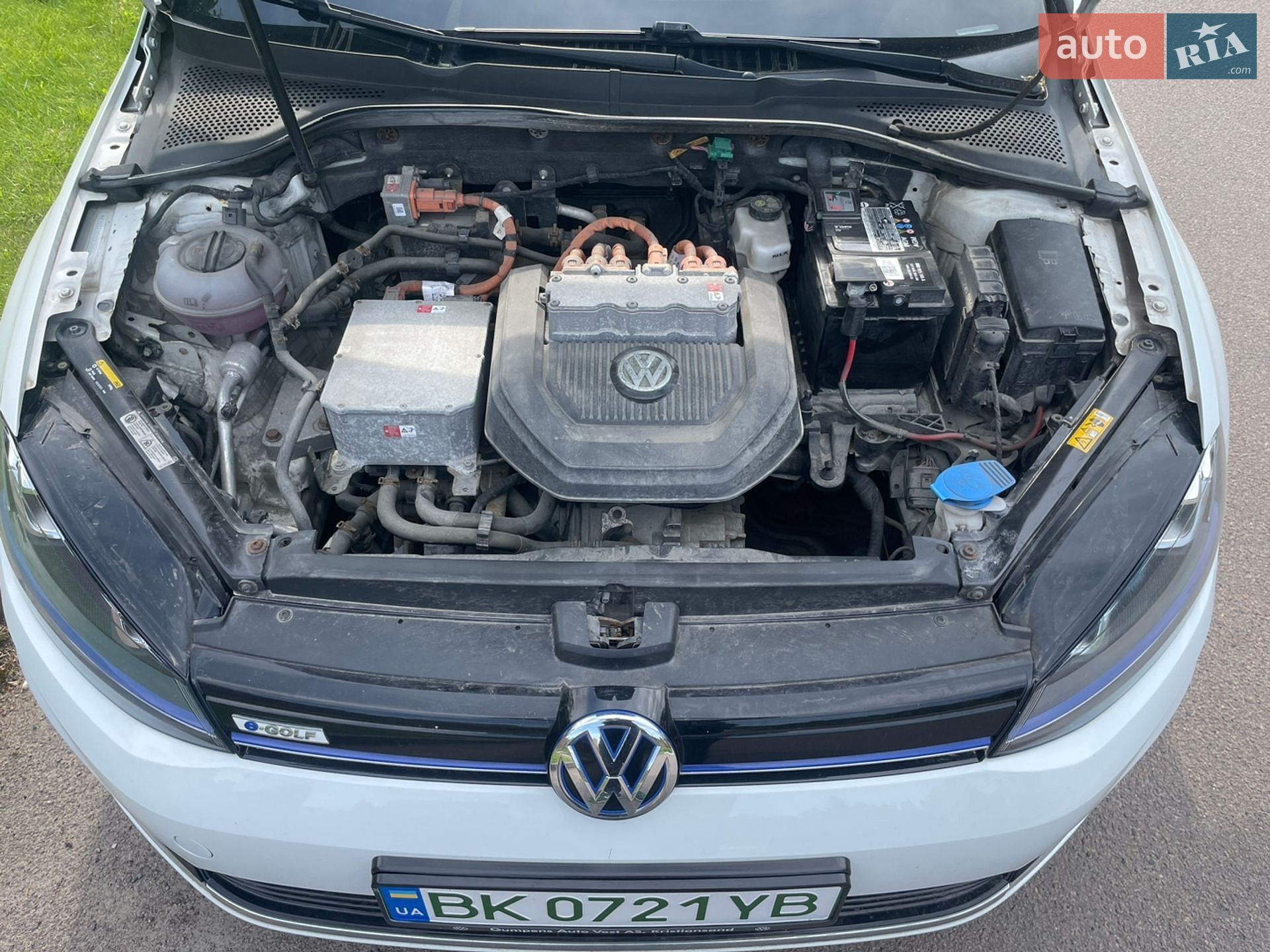 Volkswagen e-Golf 2015 VIN WVWZZZAUZFW908801 фото оголошення 24 з 40