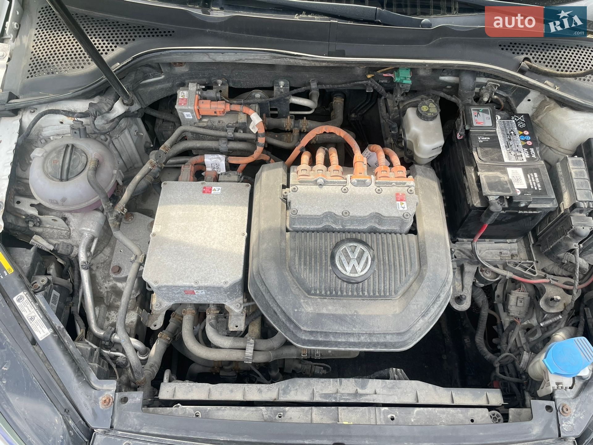 Volkswagen e-Golf 2015 VIN WVWZZZAUZFW908801 фото оголошення 25 з 40
