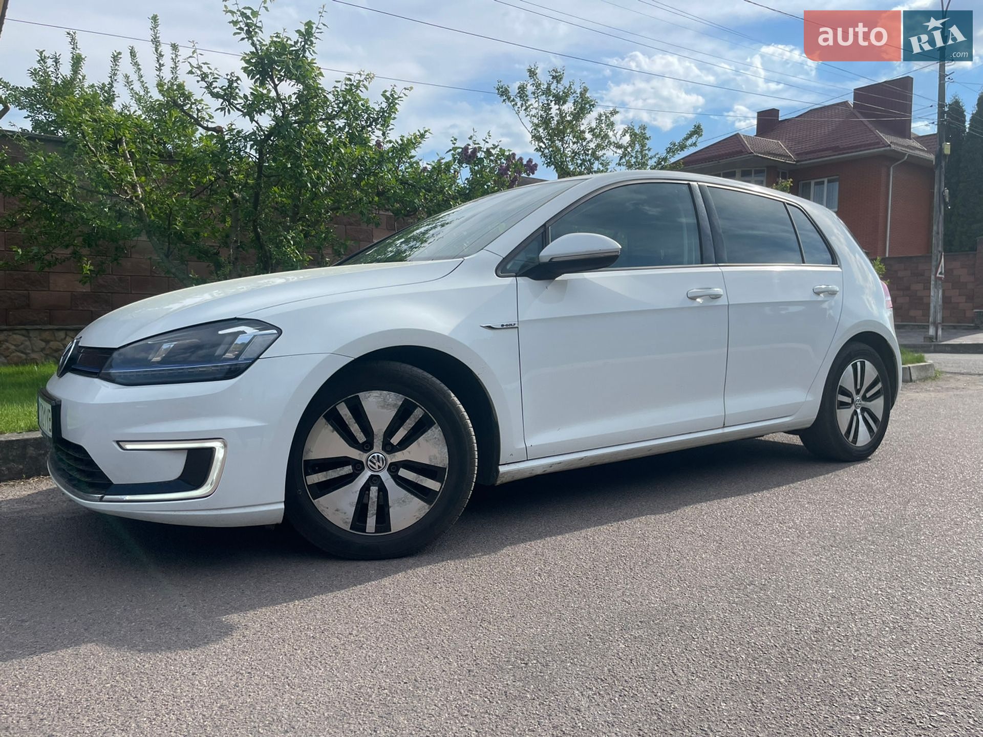 Volkswagen e-Golf 2015 VIN WVWZZZAUZFW908801 фото оголошення 6 з 40
