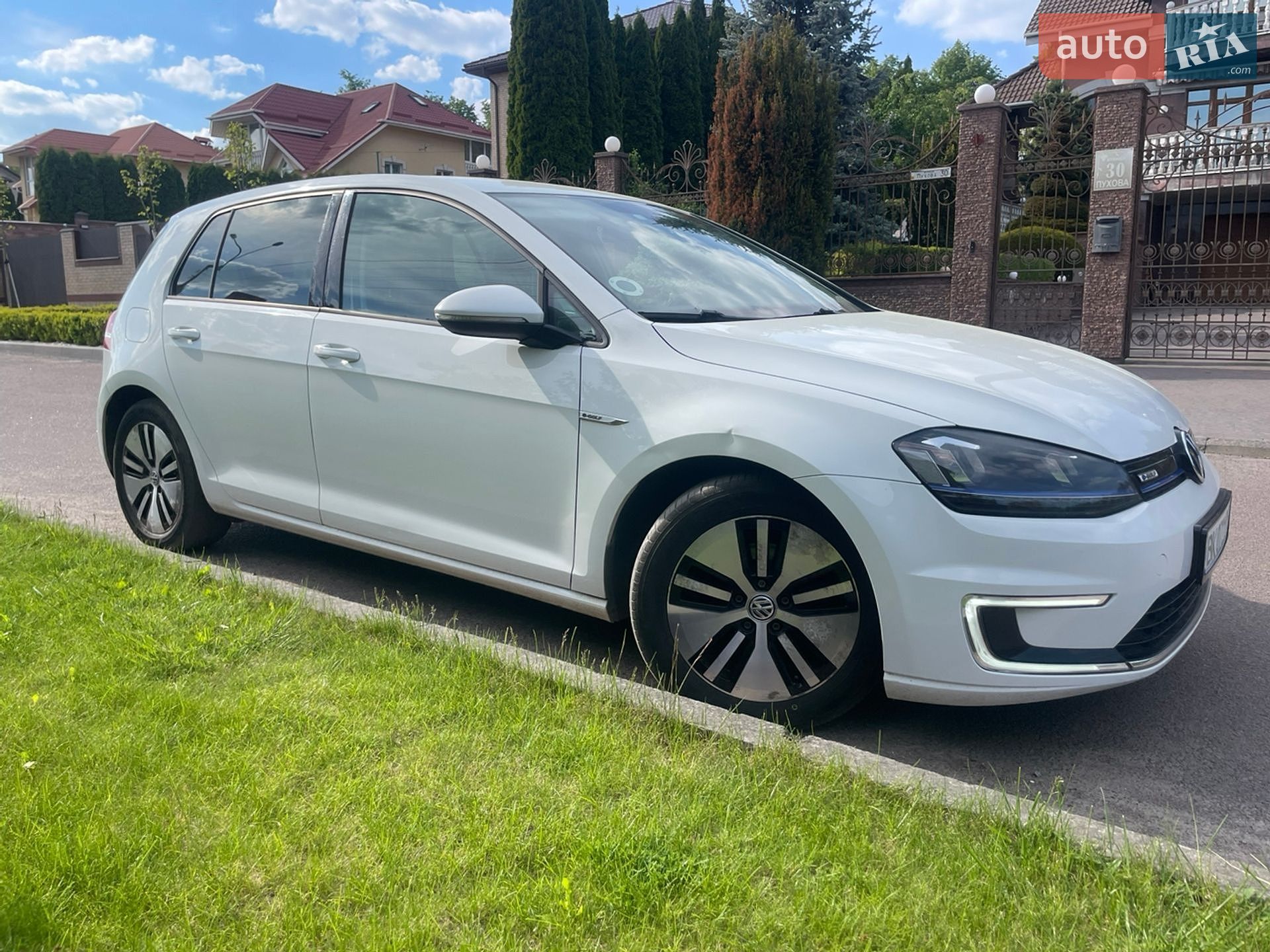 Volkswagen e-Golf 2015 VIN WVWZZZAUZFW908801 фото оголошення 8 з 40
