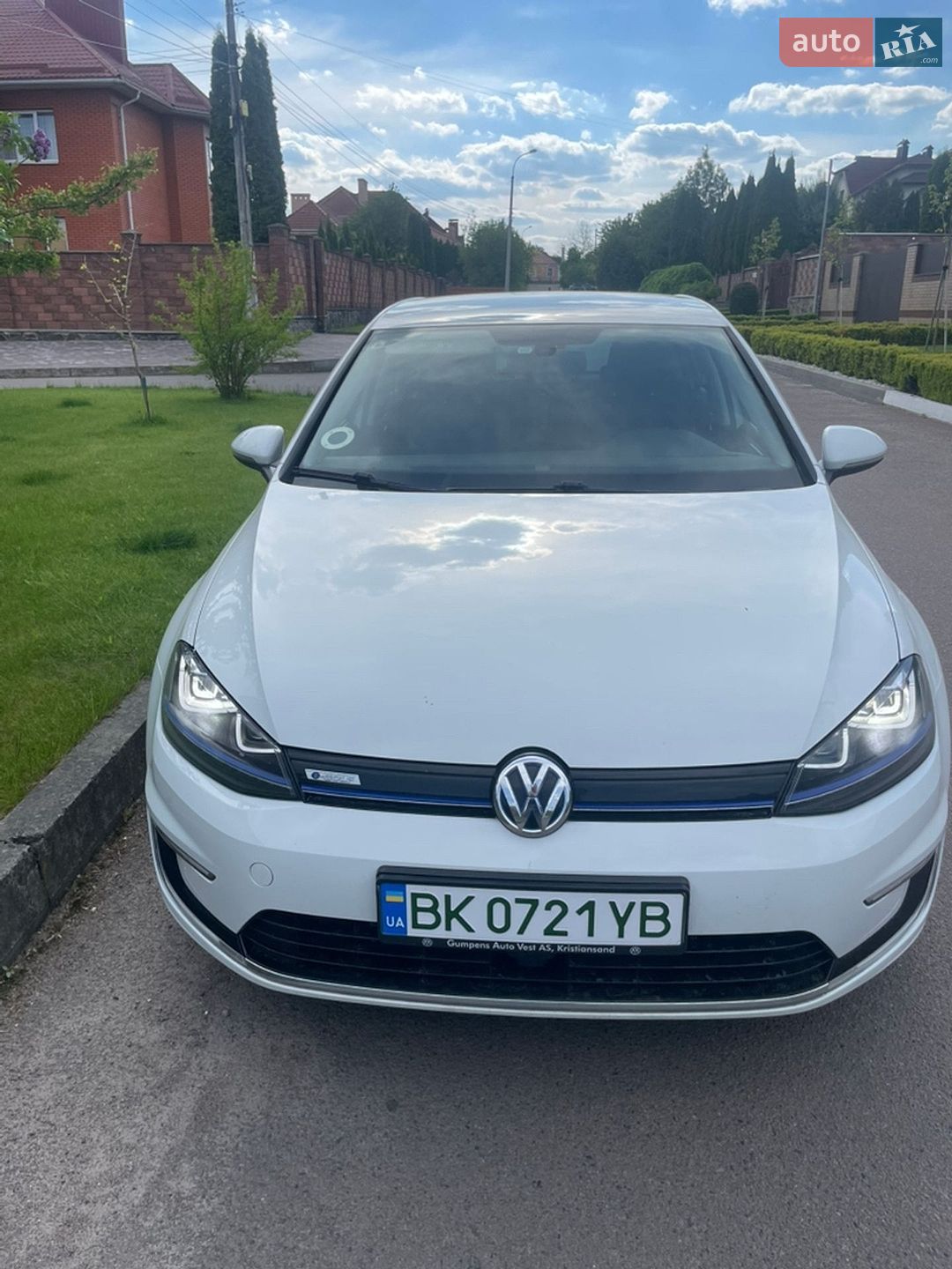 Volkswagen e-Golf 2015 VIN WVWZZZAUZFW908801 фото оголошення 13 з 40