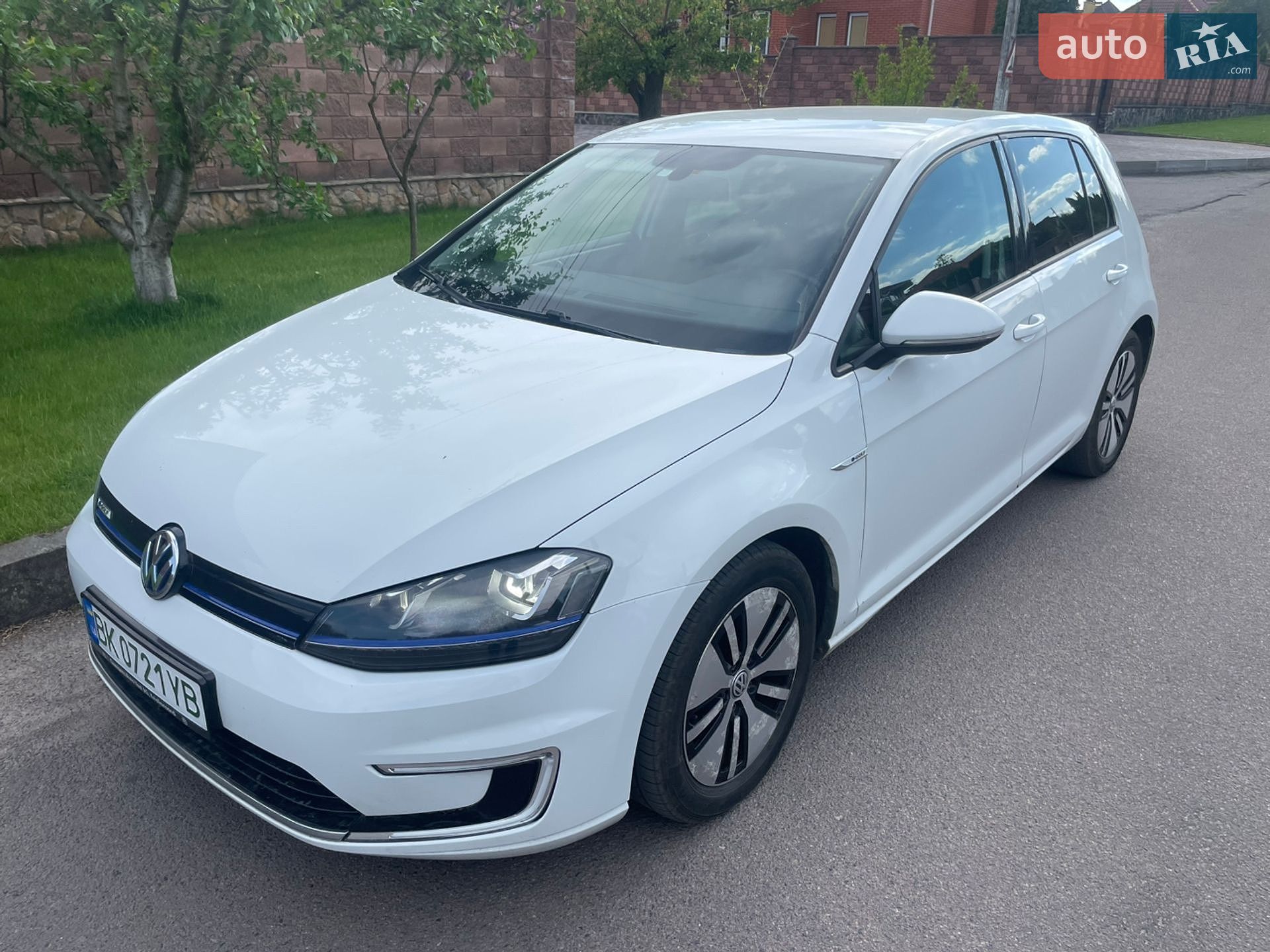 Volkswagen e-Golf 2015 VIN WVWZZZAUZFW908801 фото оголошення 3 з 40