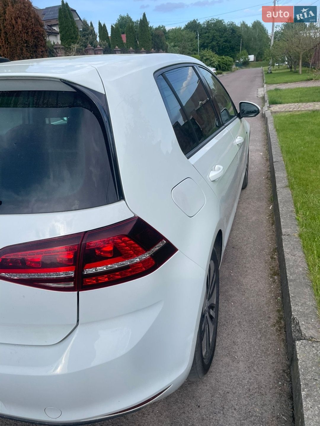 Volkswagen e-Golf 2015 VIN WVWZZZAUZFW908801 фото оголошення 10 з 40