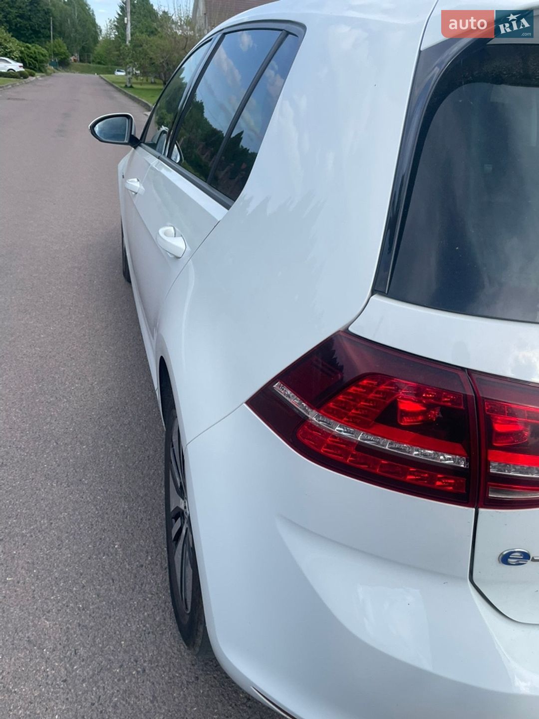 Volkswagen e-Golf 2015 VIN WVWZZZAUZFW908801 фото оголошення 27 з 40