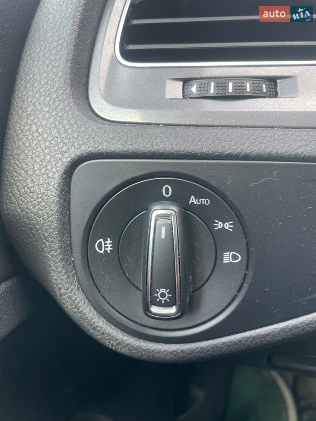 Volkswagen e-Golf 2015 VIN WVWZZZAUZFW908801 фото оголошення 30 з 40