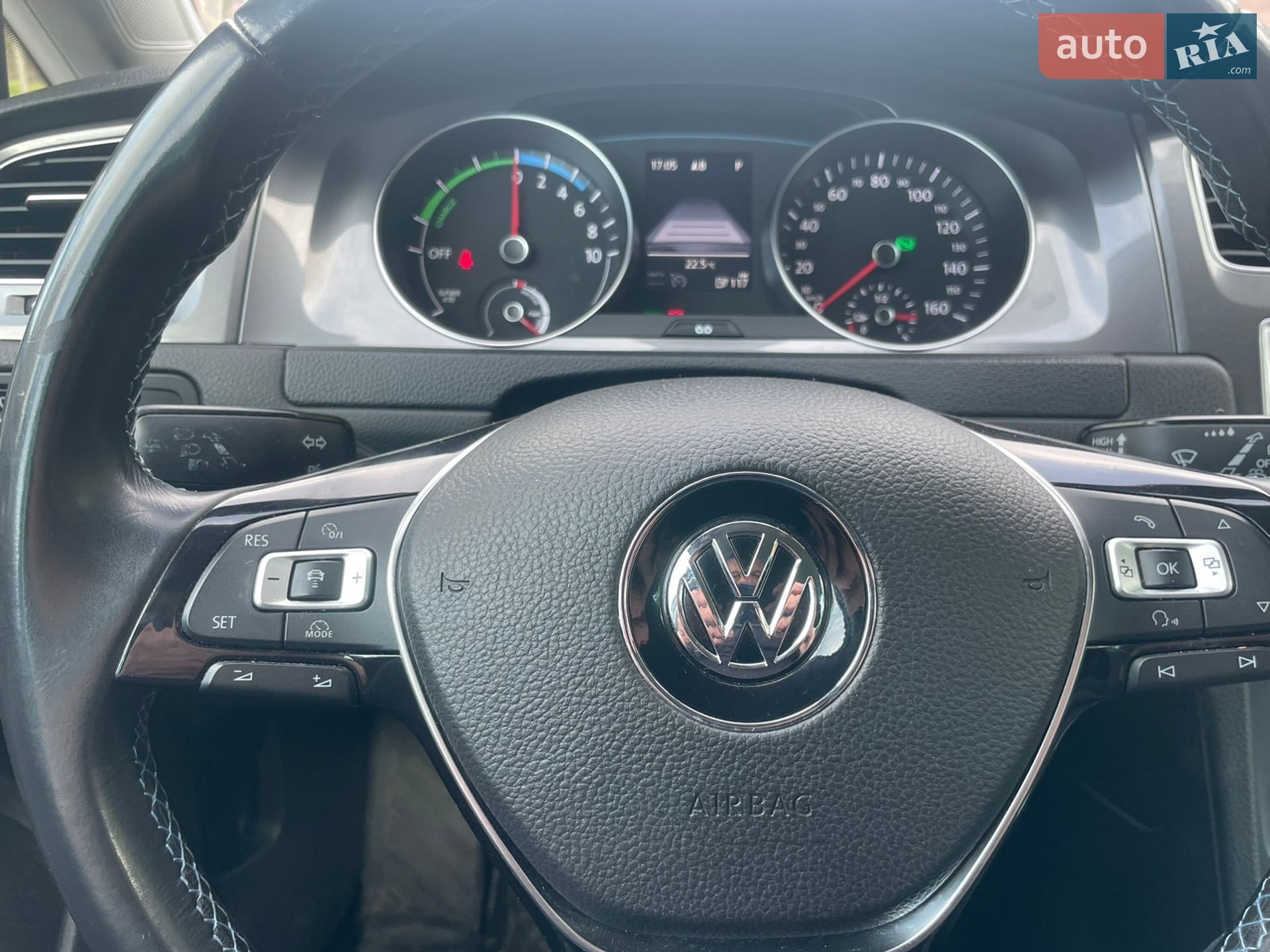 Volkswagen e-Golf 2015 VIN WVWZZZAUZFW908801 фото оголошення 33 з 40