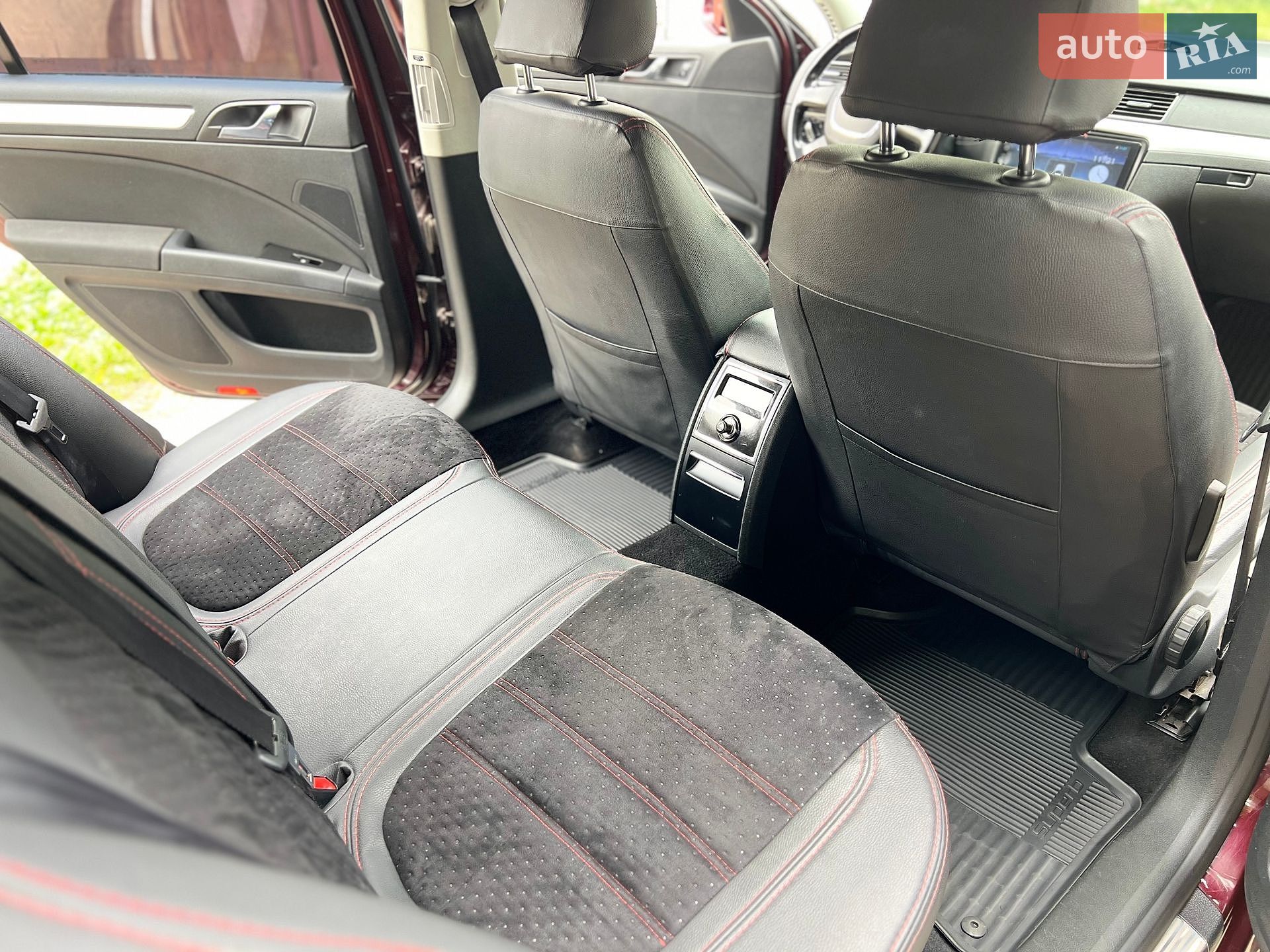Skoda Superb 2011 VIN TMBAB43T7BB300650 фото оголошення 43 з 47