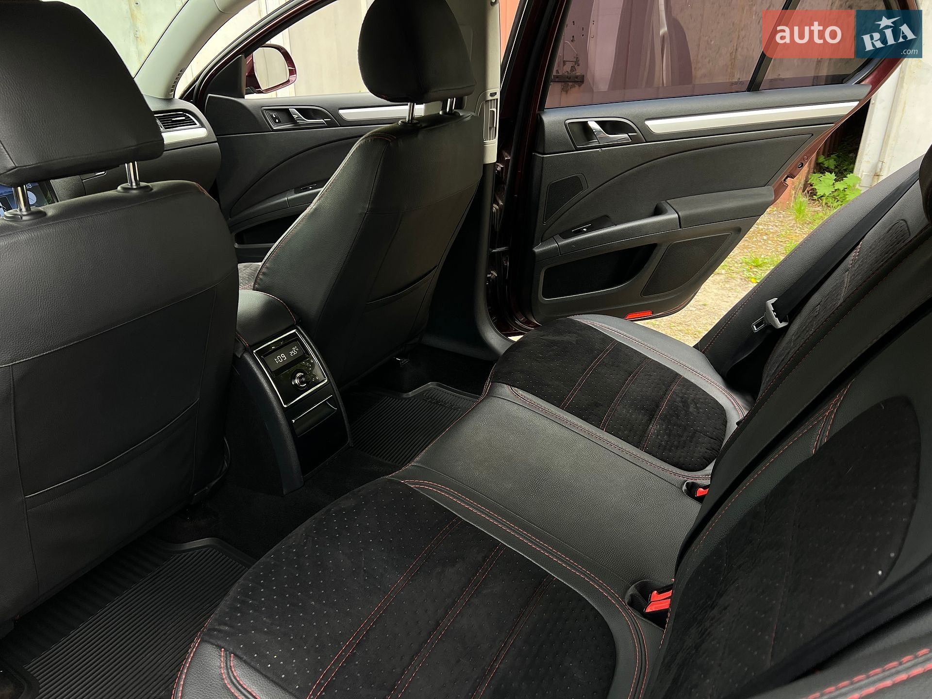 Skoda Superb 2011 VIN TMBAB43T7BB300650 фото оголошення 46 з 47