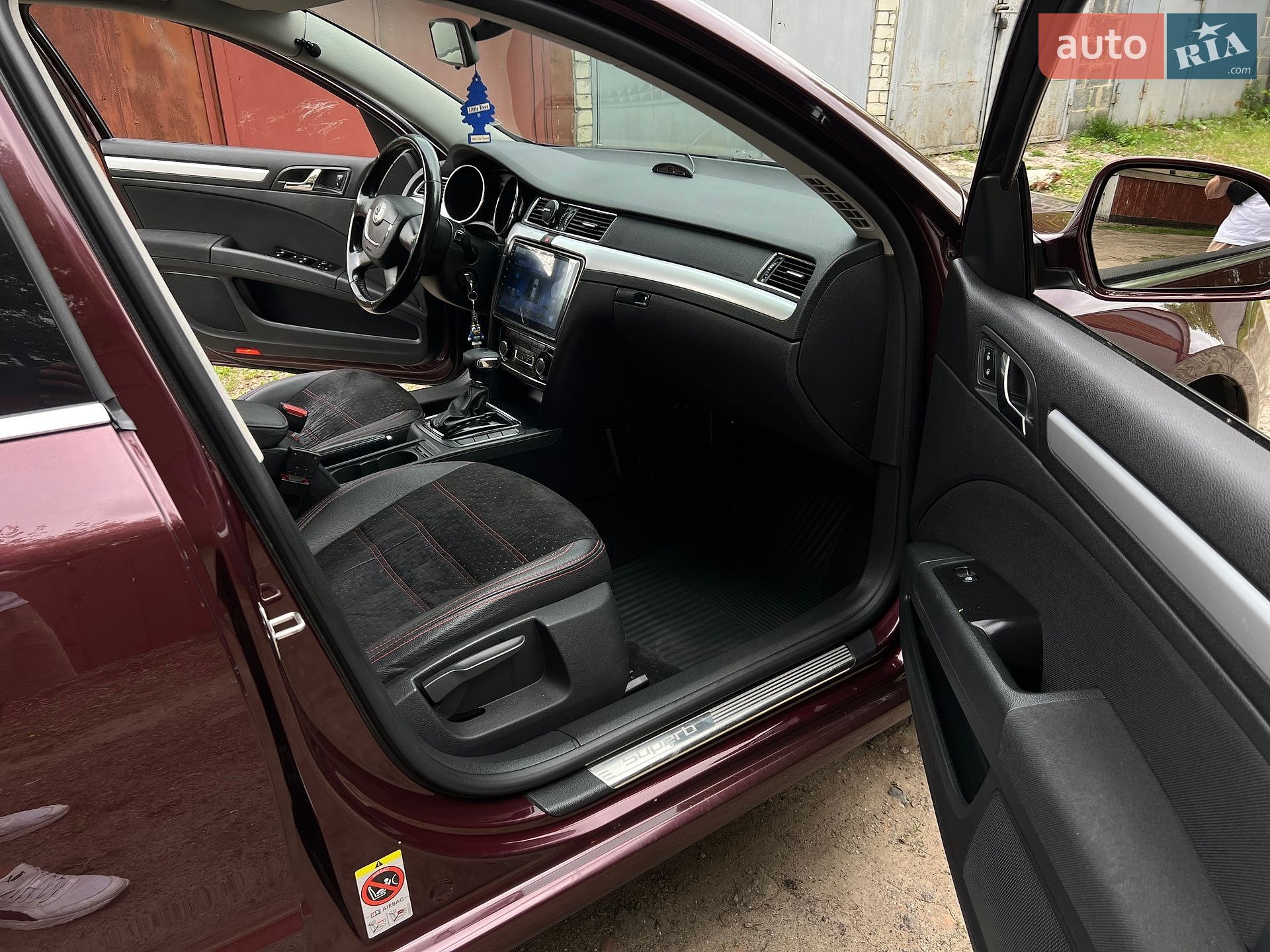 Skoda Superb 2011 VIN TMBAB43T7BB300650 фото оголошення 47 з 47