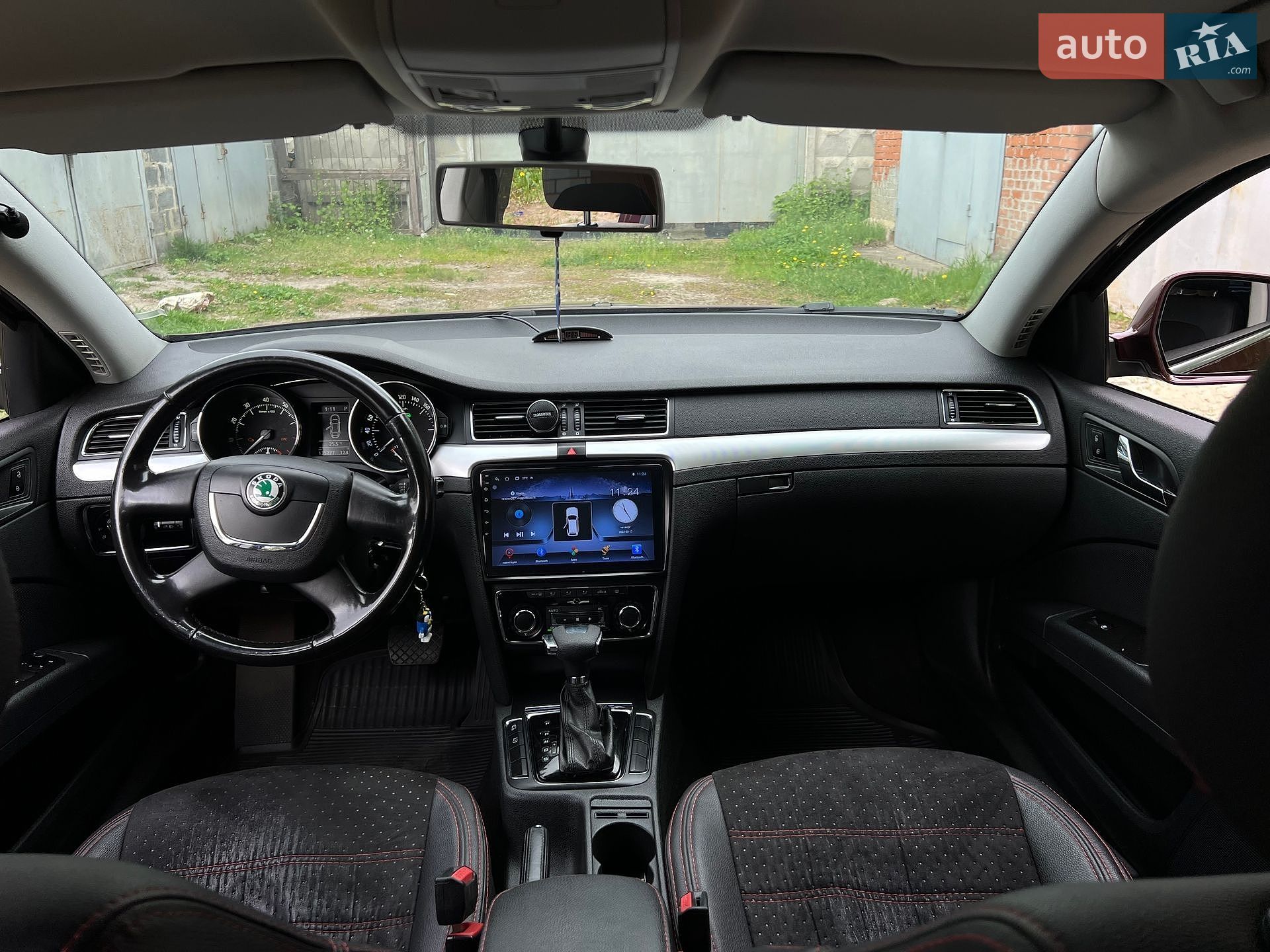 Skoda Superb 2011 VIN TMBAB43T7BB300650 фото оголошення 3 з 47