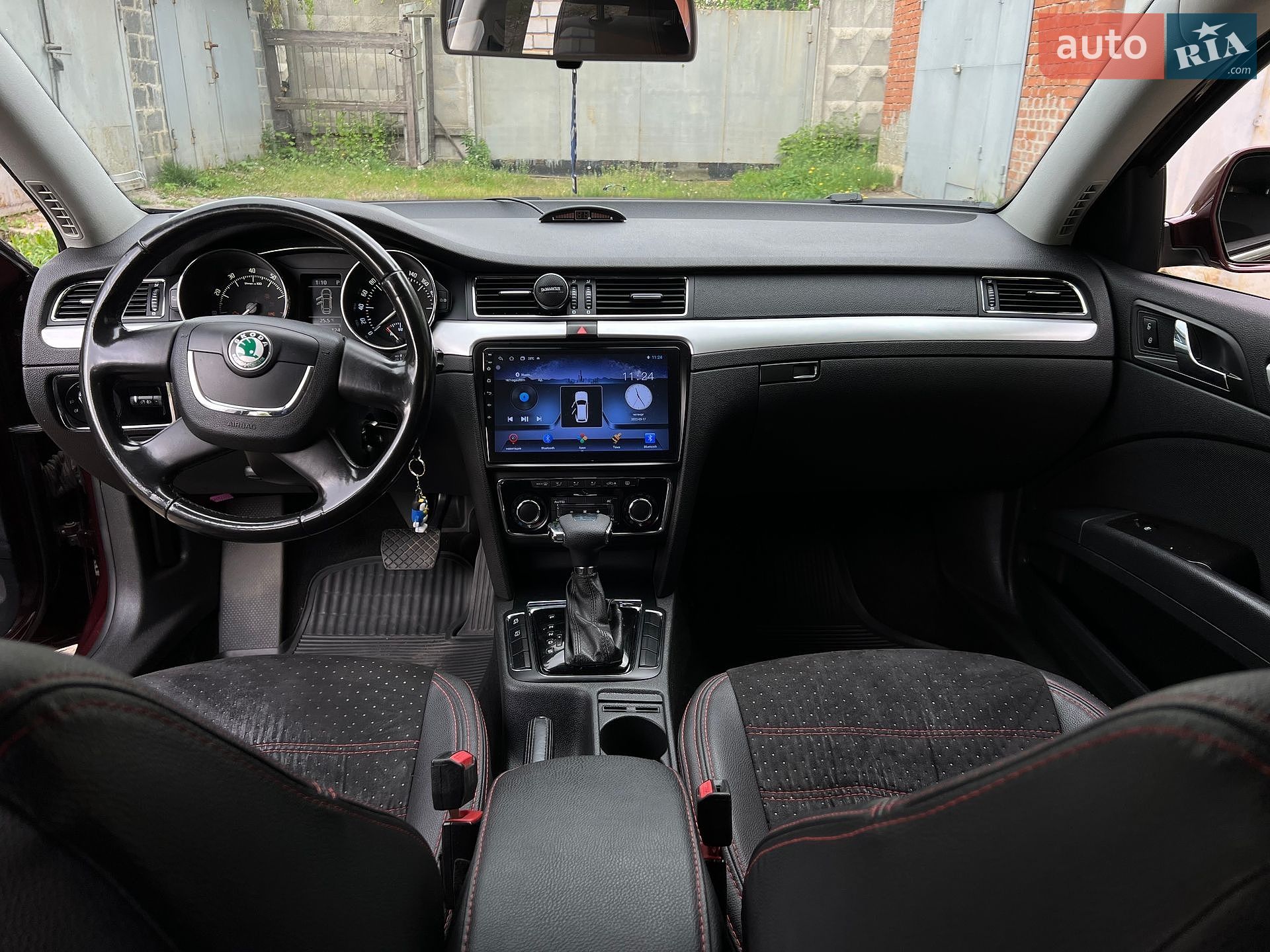 Skoda Superb 2011 VIN TMBAB43T7BB300650 фото оголошення 4 з 47