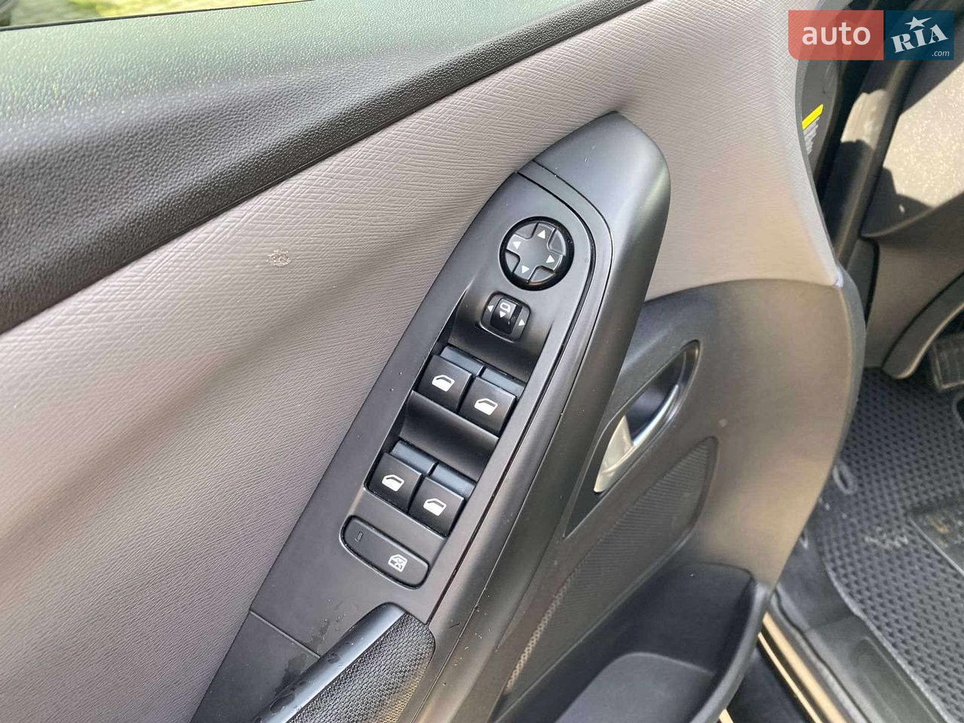 Citroen C4 Picasso 2017 VIN VF73ABHZTGJ896984 фото оголошення 11 з 27