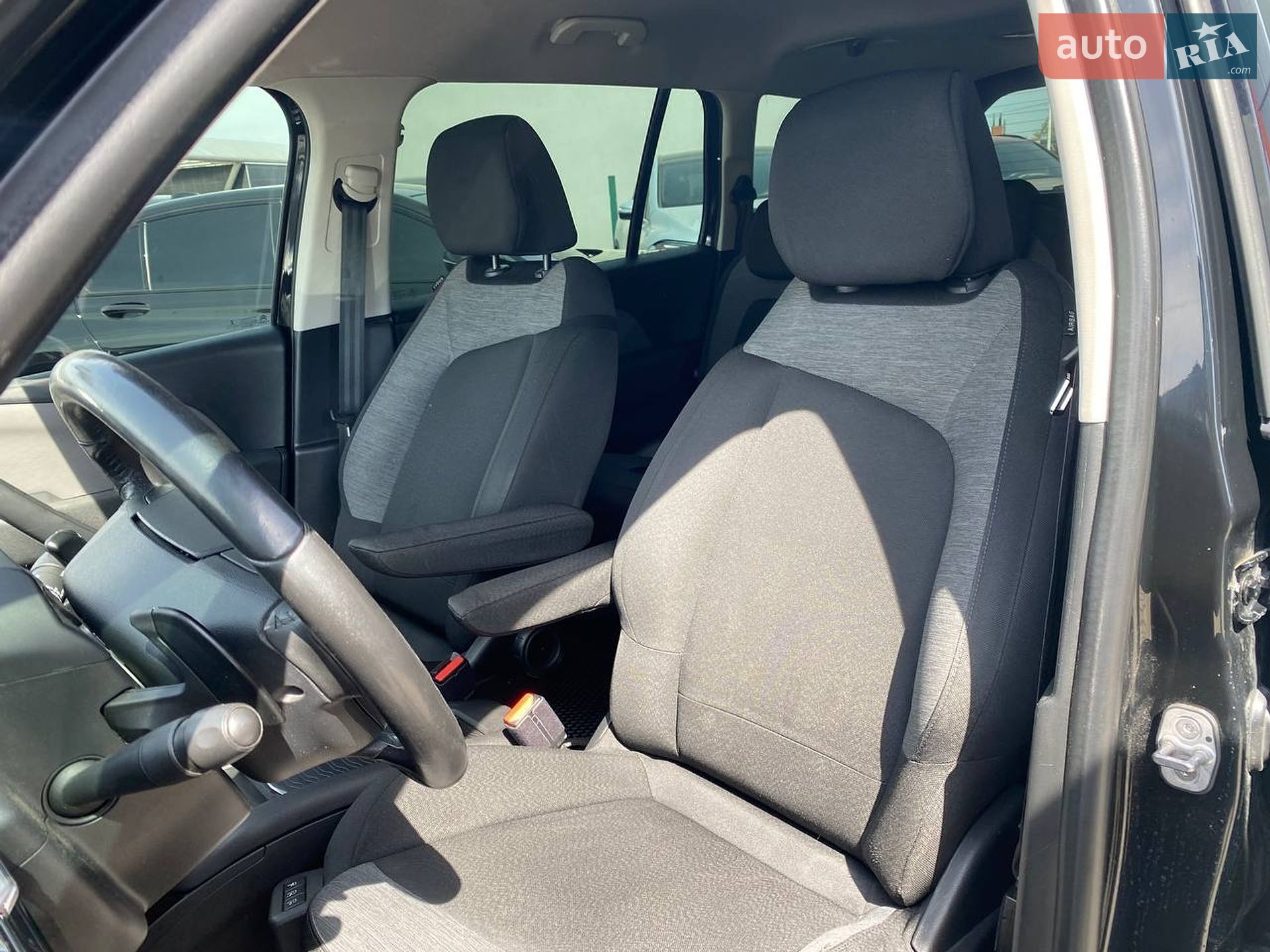Citroen C4 Picasso 2017 VIN VF73ABHZTGJ896984 фото оголошення 17 з 27