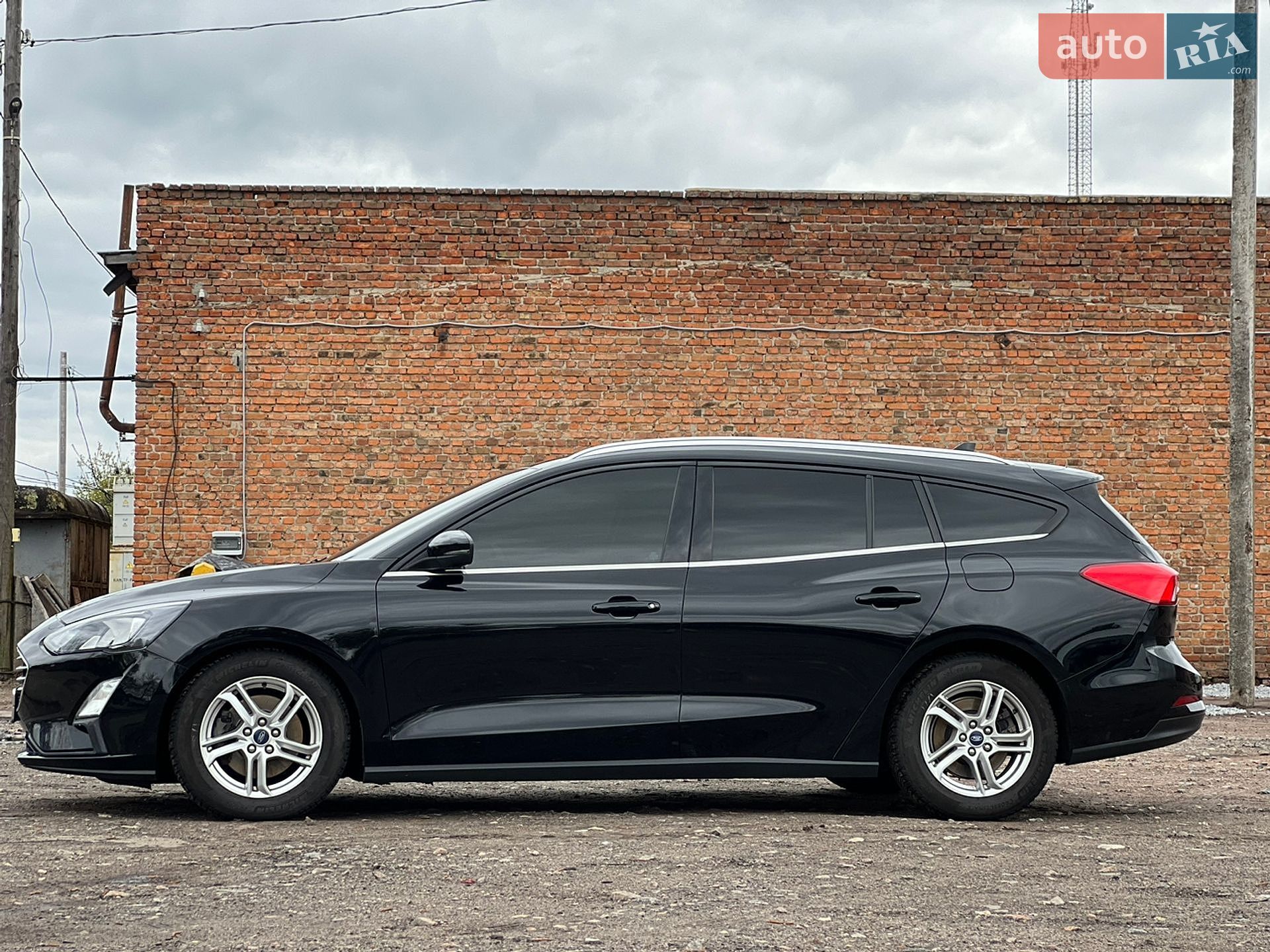 Ford Focus 2019 VIN WF0PXXGCHPKT03657 фото оголошення 4 з 32