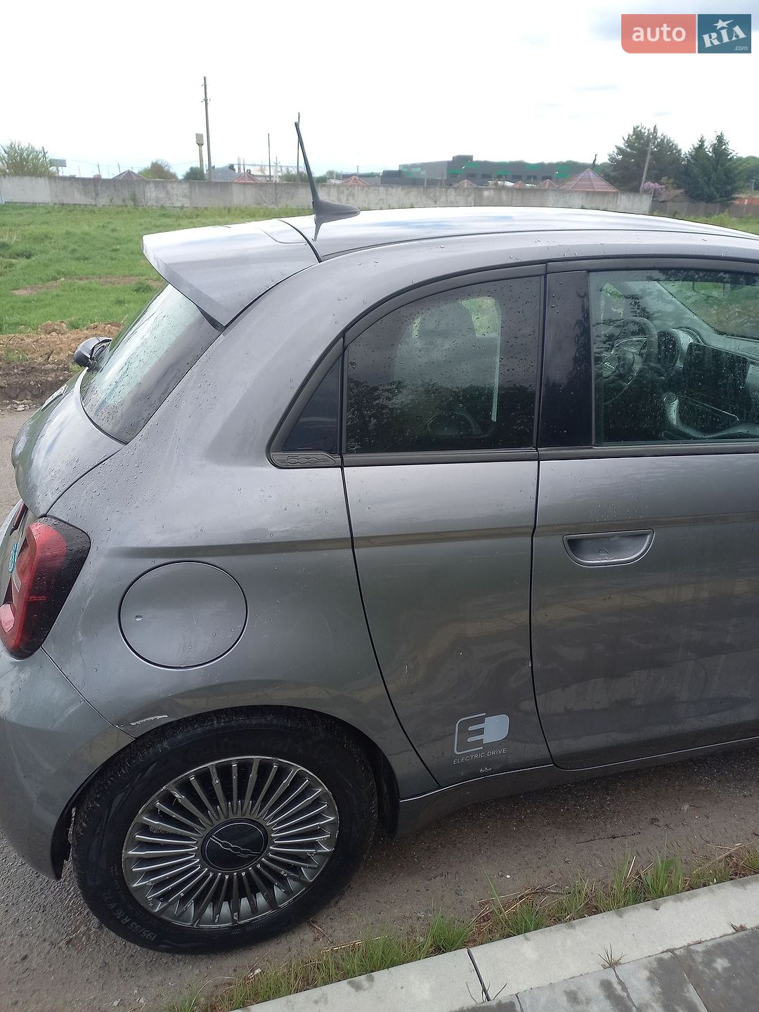 Fiat 500e 2021 VIN ZFAEFAR43MX039184 фото оголошення 5 з 17