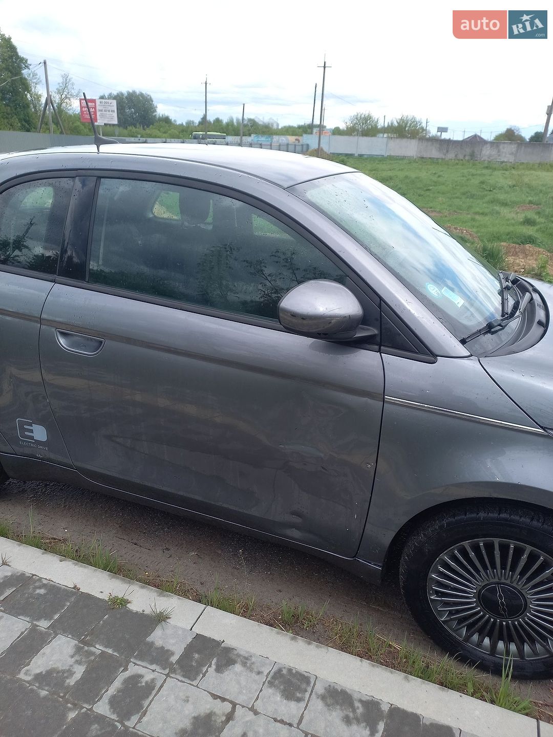 Fiat 500e 2021 VIN ZFAEFAR43MX039184 фото оголошення 2 з 17