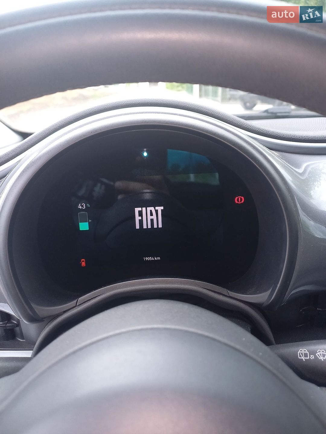 Fiat 500e 2021 VIN ZFAEFAR43MX039184 фото оголошення 9 з 17