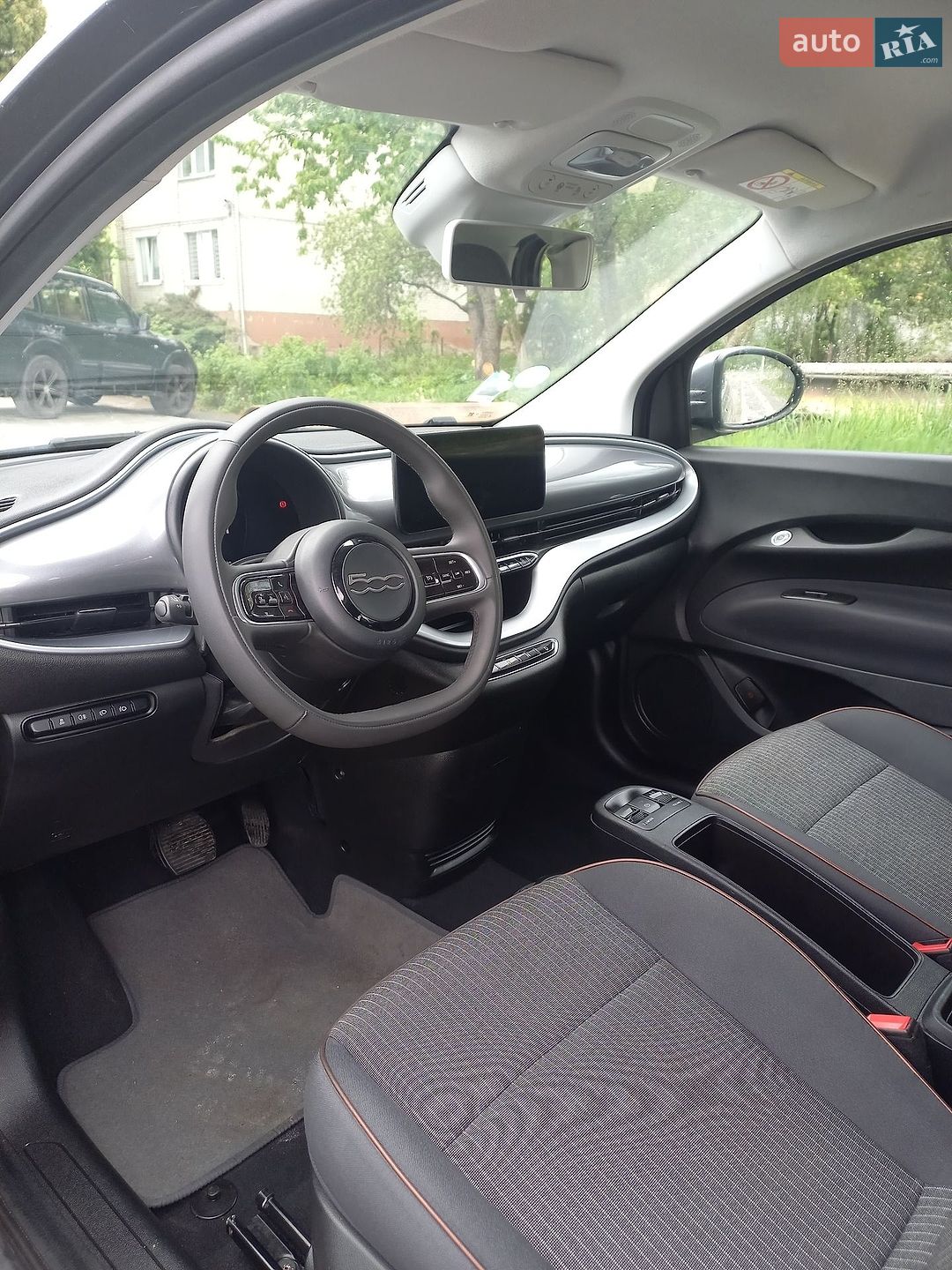 Fiat 500e 2021 VIN ZFAEFAR43MX039184 фото оголошення 10 з 17
