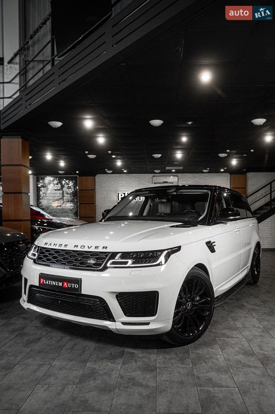 Land Rover Range Rover Sport 2018 VIN SALWA2BK2JA803401 фото оголошення 2 з 71