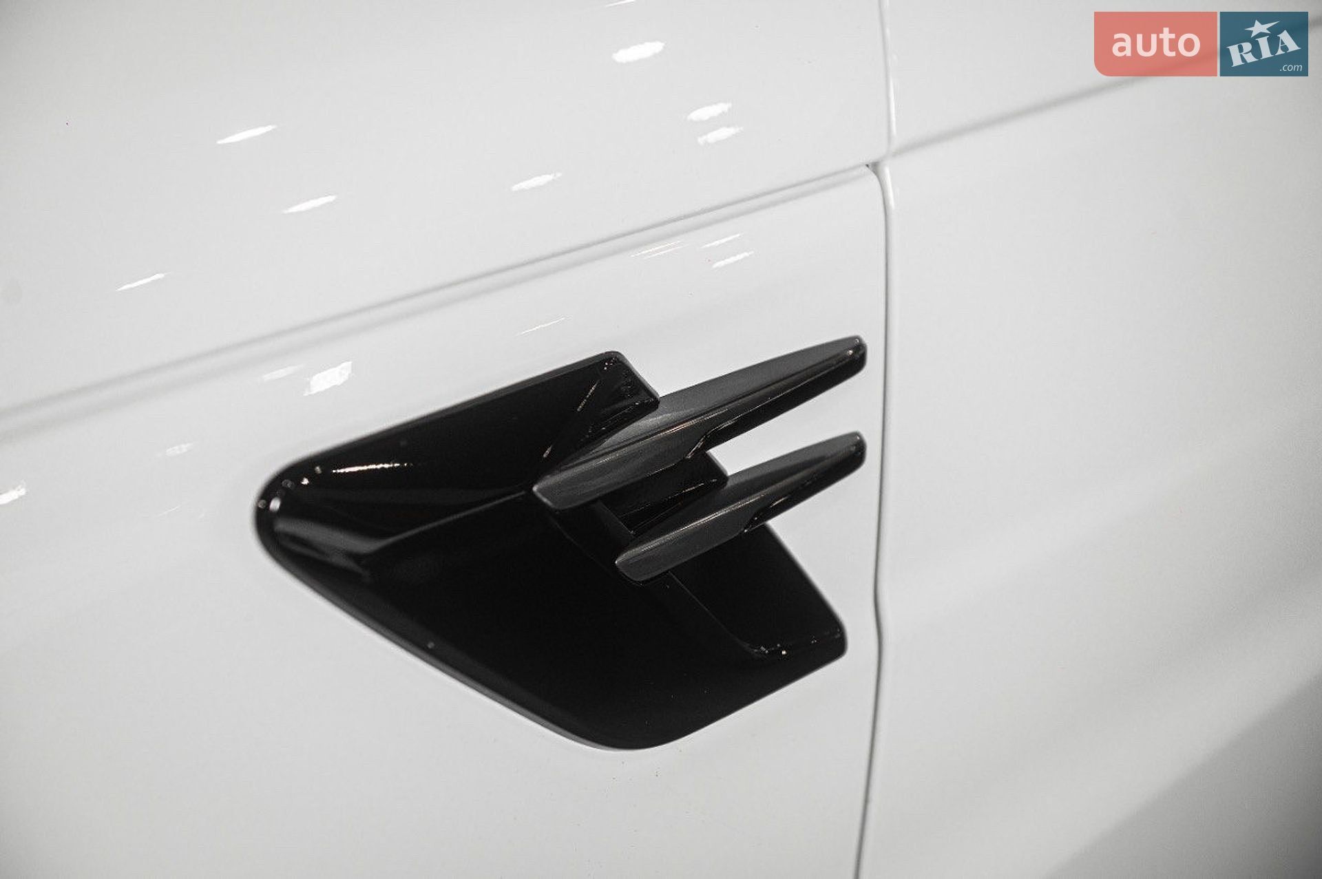 Land Rover Range Rover Sport 2018 VIN SALWA2BK2JA803401 фото оголошення 28 з 71