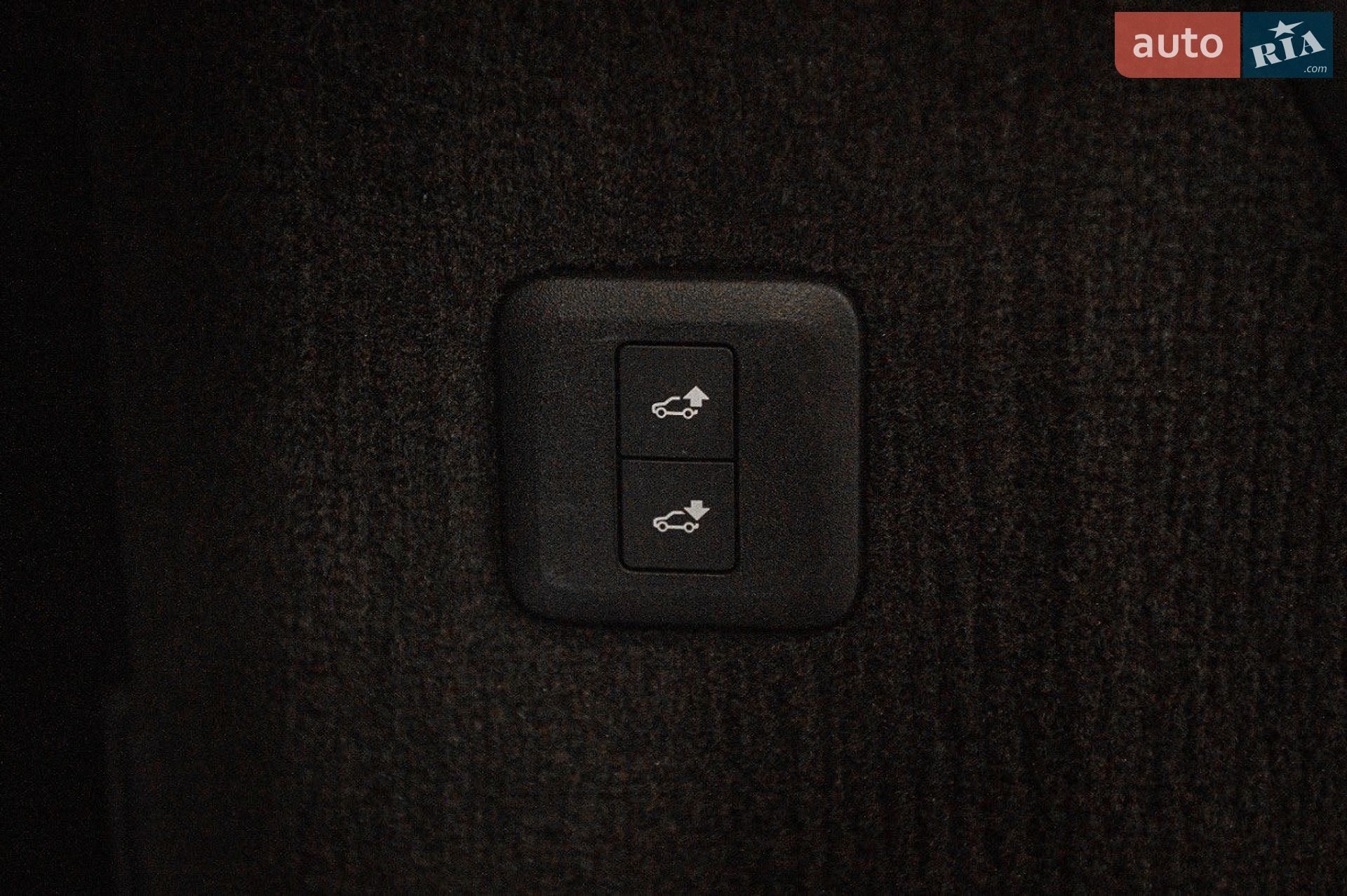 Land Rover Range Rover Sport 2018 VIN SALWA2BK2JA803401 фото оголошення 30 з 71
