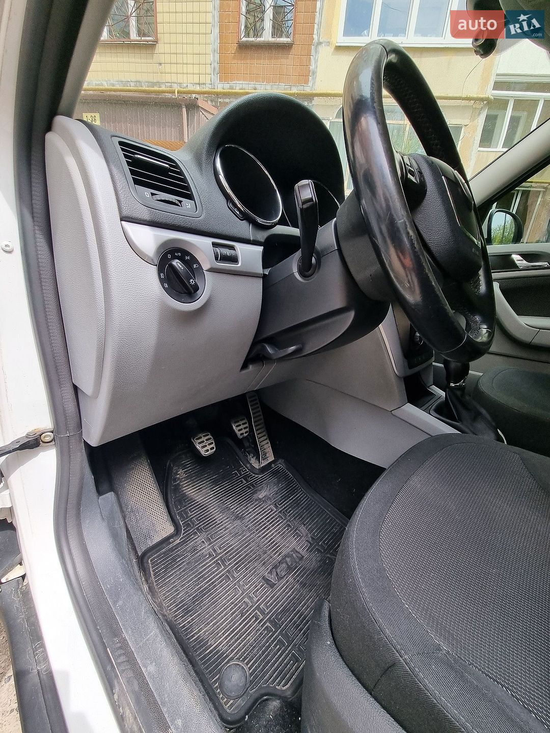 Skoda Yeti 2013 VIN TMBLC65L5D6075595 фото оголошення 19 з 66