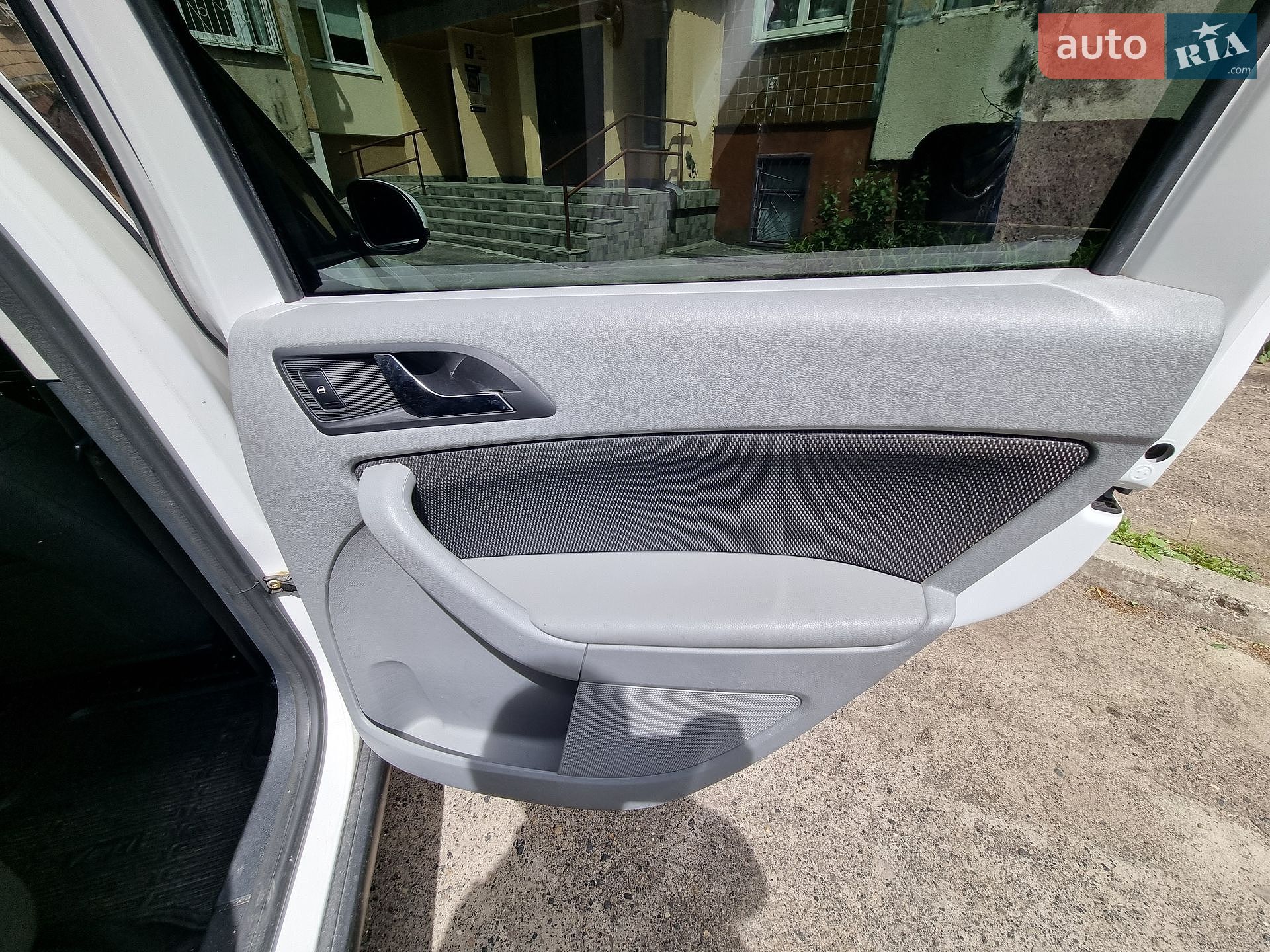 Skoda Yeti 2013 VIN TMBLC65L5D6075595 фото оголошення 26 з 66