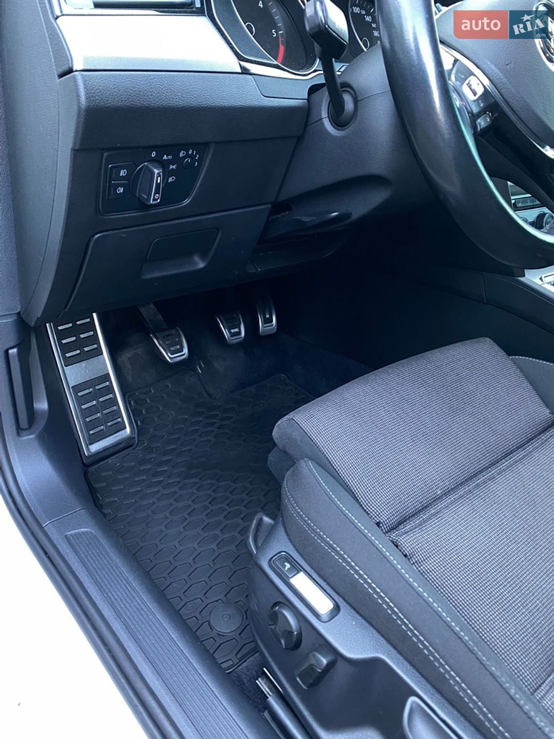 Volkswagen Passat 2015 VIN WVWZZZ3CZGP014490 фото оголошення 23 з 26