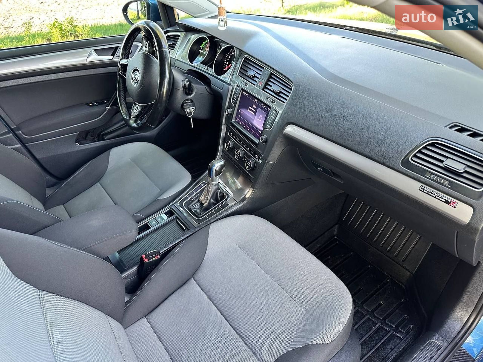 Volkswagen e-Golf 2014 VIN WVWZZZAUZFW901365 фото оголошення 16 з 18