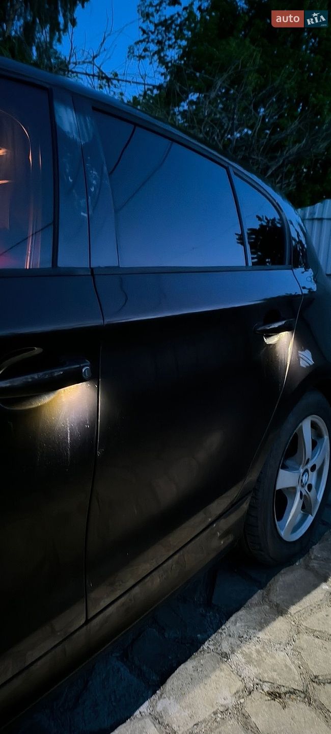 BMW 1 Series 2011 VIN WBAUD91060P507398 фото оголошення 3 з 15