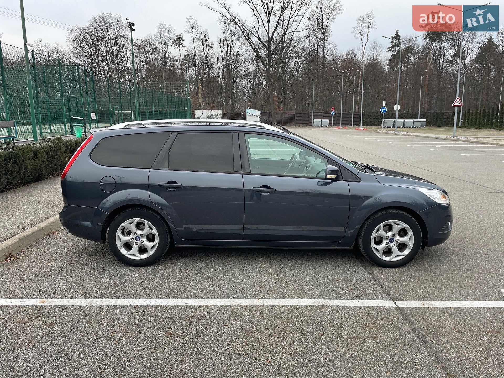 Ford Focus 2010 VIN WF0SXXGCDSAA75323 фото оголошення 4 з 27