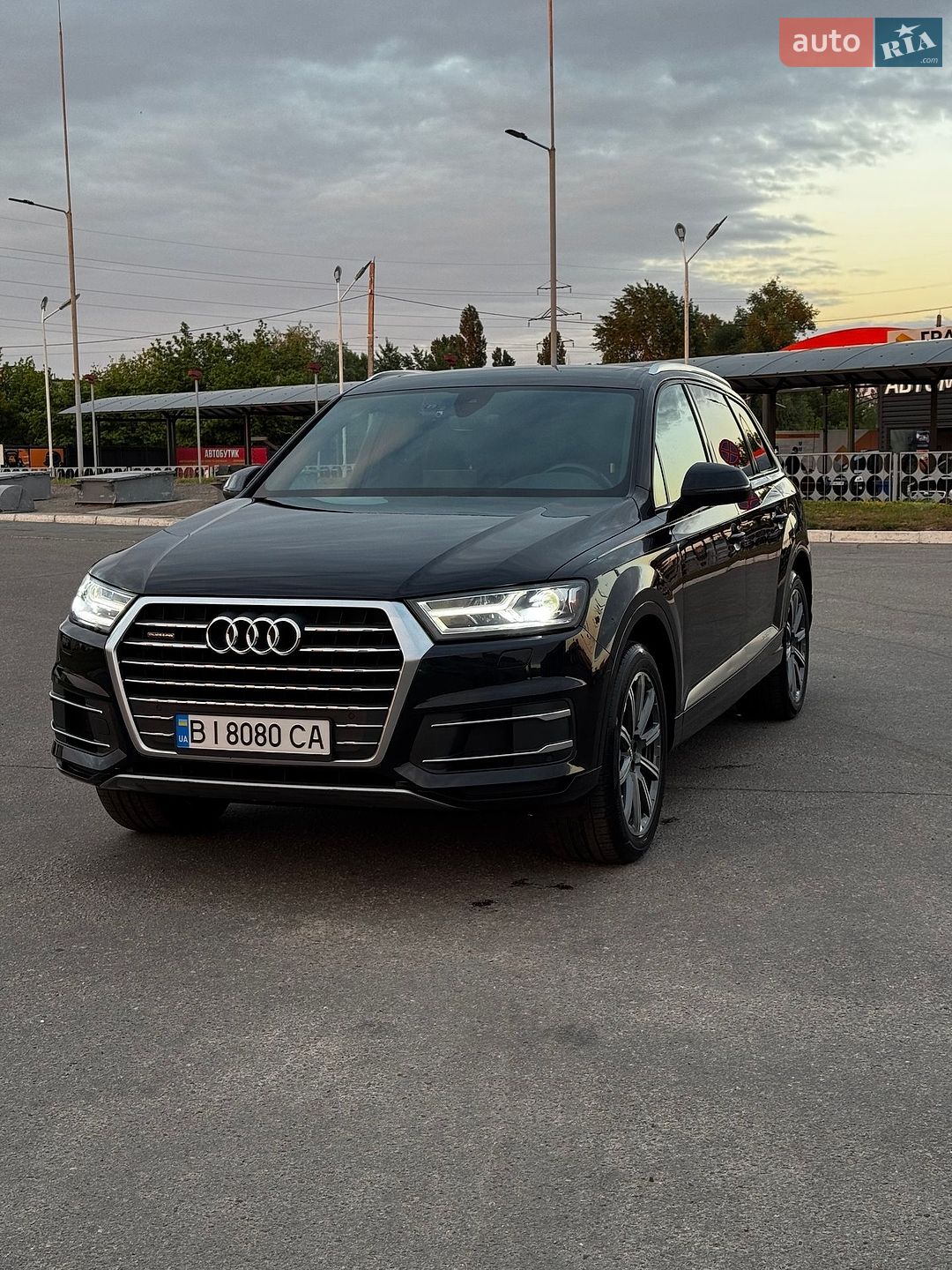 Audi Q7 2017 VIN WA1AHAF70HD050158 фото оголошення 4 з 39