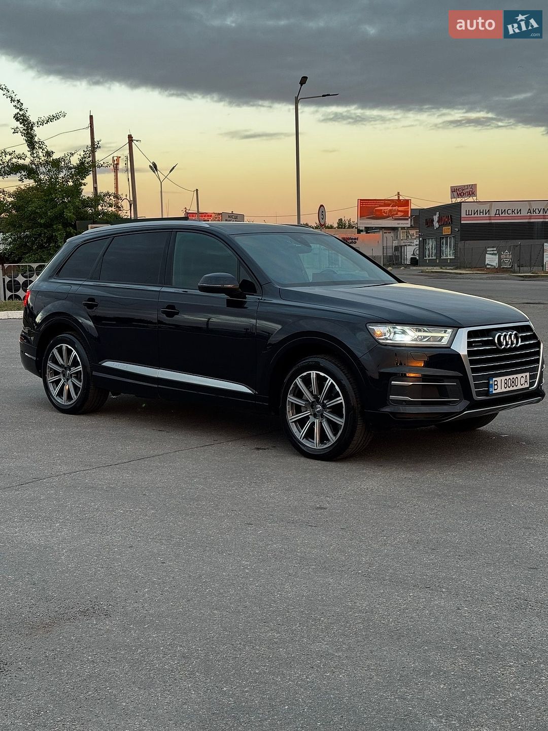 Audi Q7 2017 VIN WA1AHAF70HD050158 фото оголошення 5 з 39