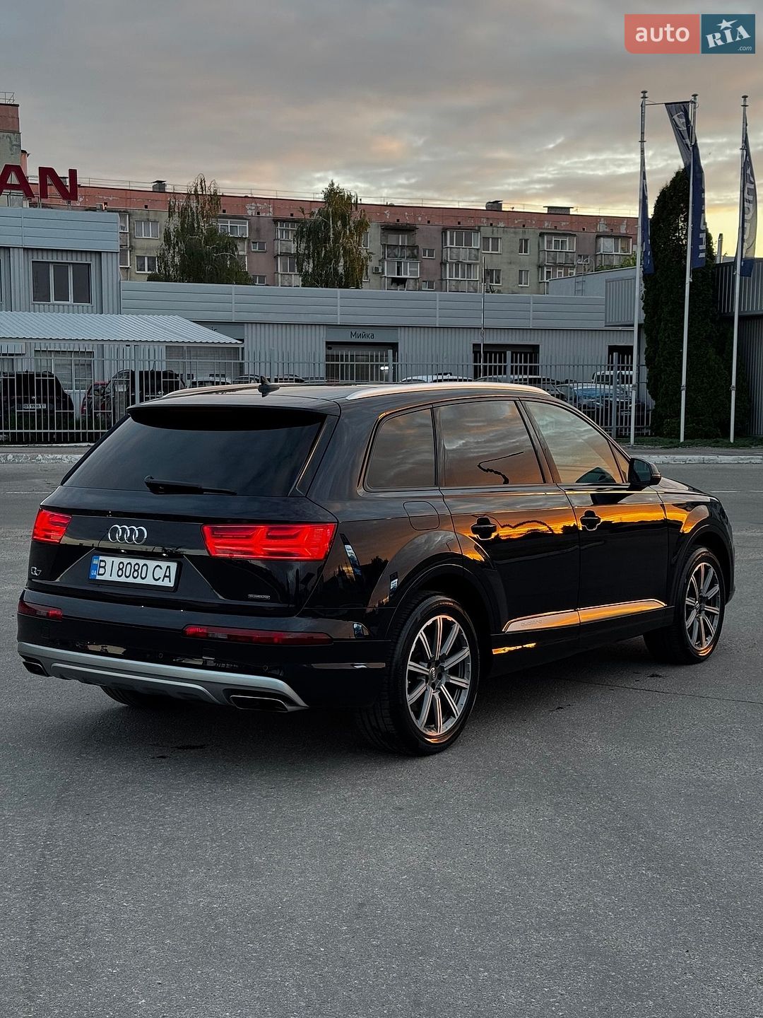 Audi Q7 2017 VIN WA1AHAF70HD050158 фото оголошення 8 з 39