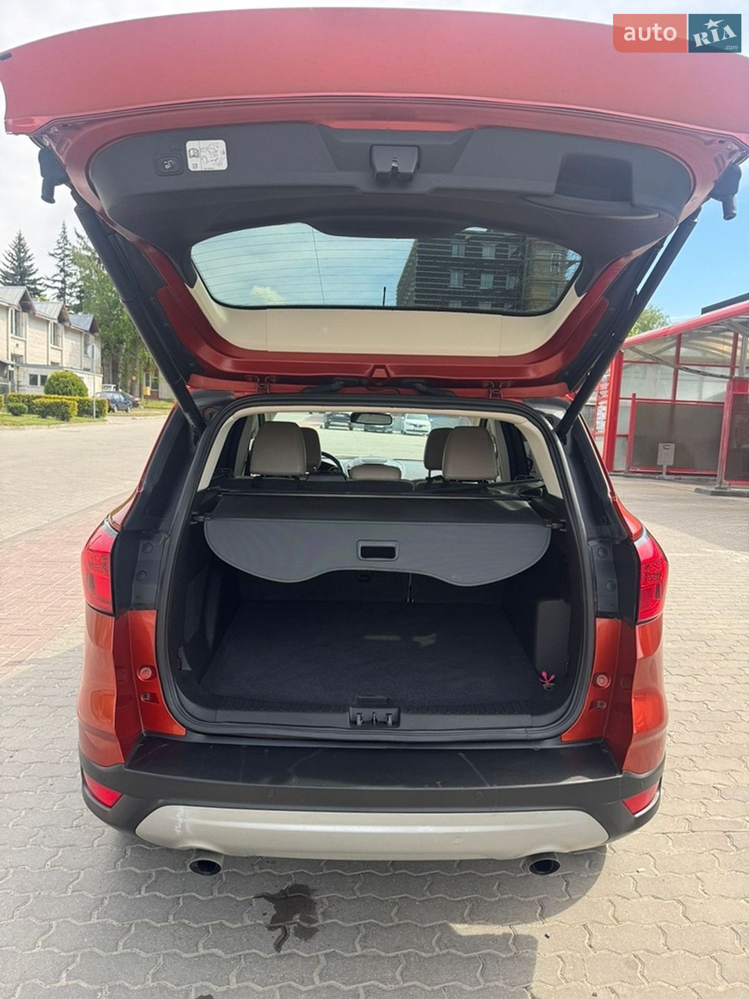 Ford Escape 2019 VIN 1FMCU0J93KUC21744 фото оголошення 4 з 18