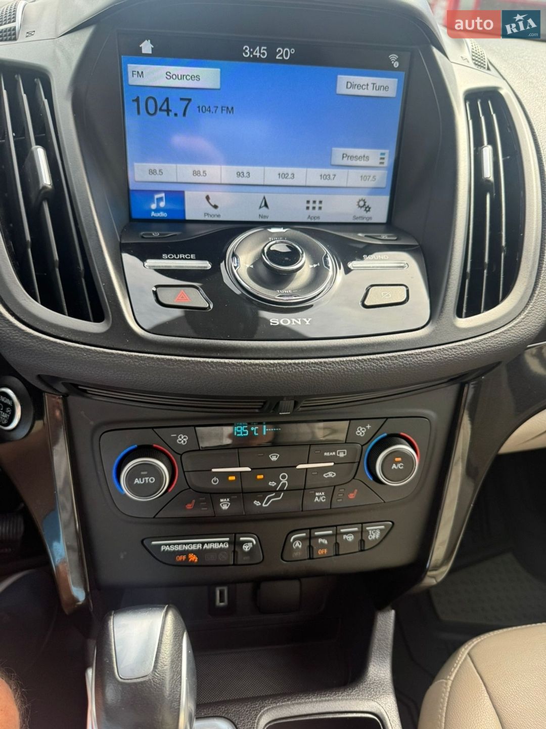 Ford Escape 2019 VIN 1FMCU0J93KUC21744 фото оголошення 10 з 18