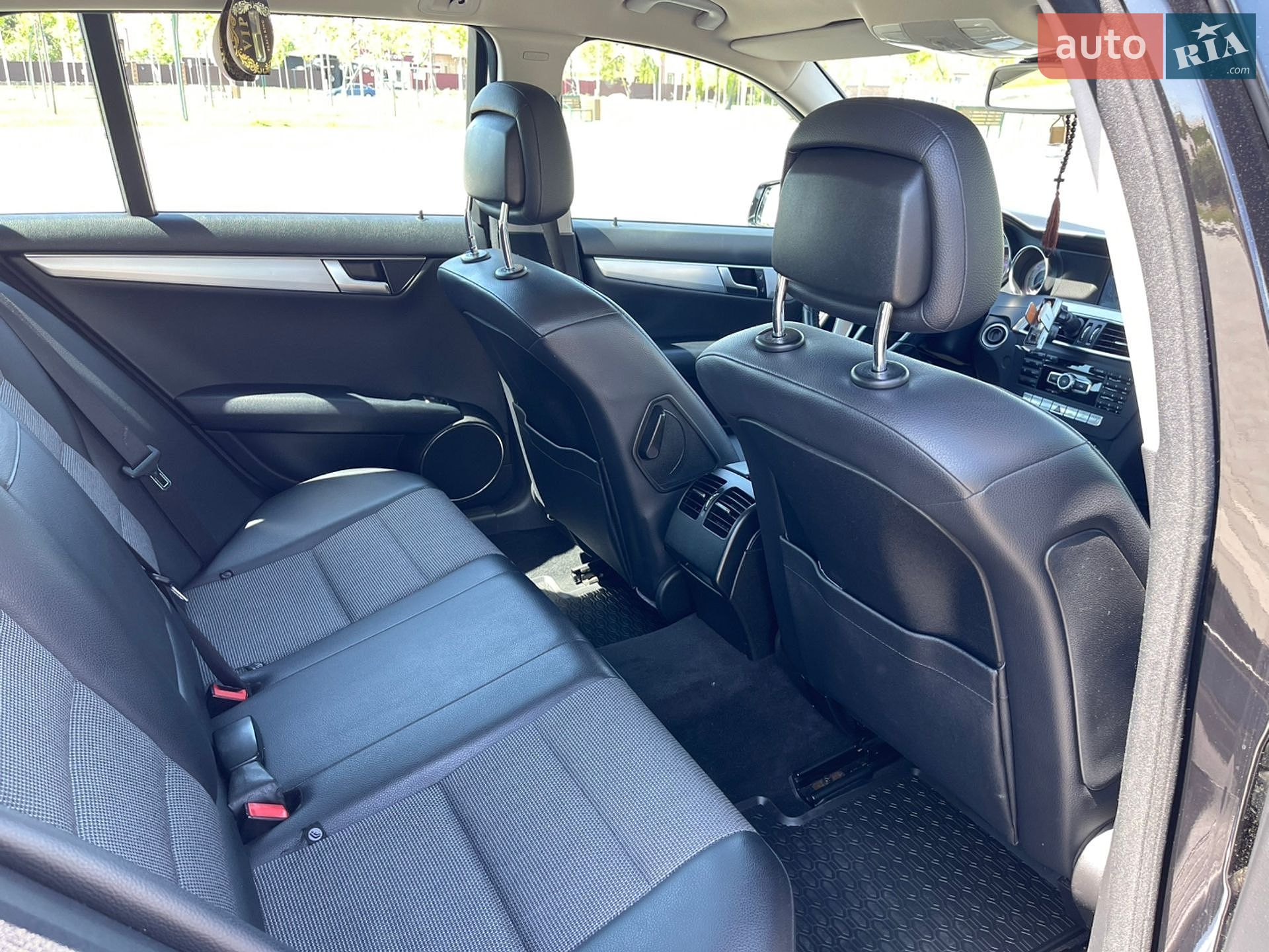 Mercedes-Benz C-Class 2011 VIN WDD2042011F754910 фото оголошення 12 з 25