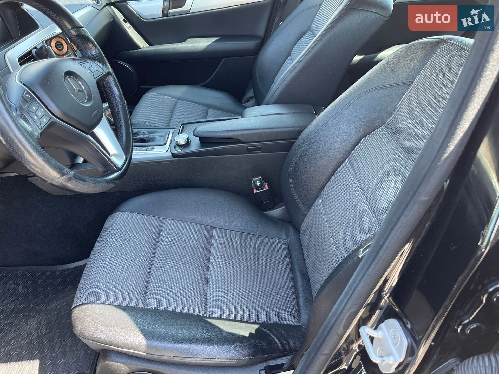Mercedes-Benz C-Class 2011 VIN WDD2042011F754910 фото оголошення 23 з 25