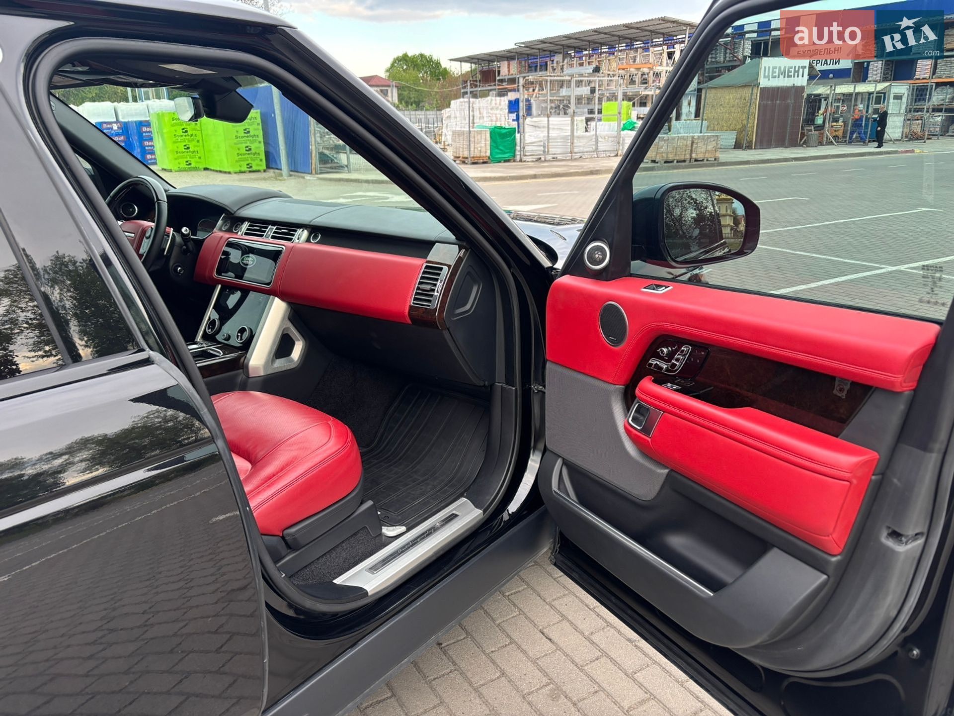 Land Rover Range Rover 2019 VIN SALGV5SE0LA579598 фото оголошення 28 з 60