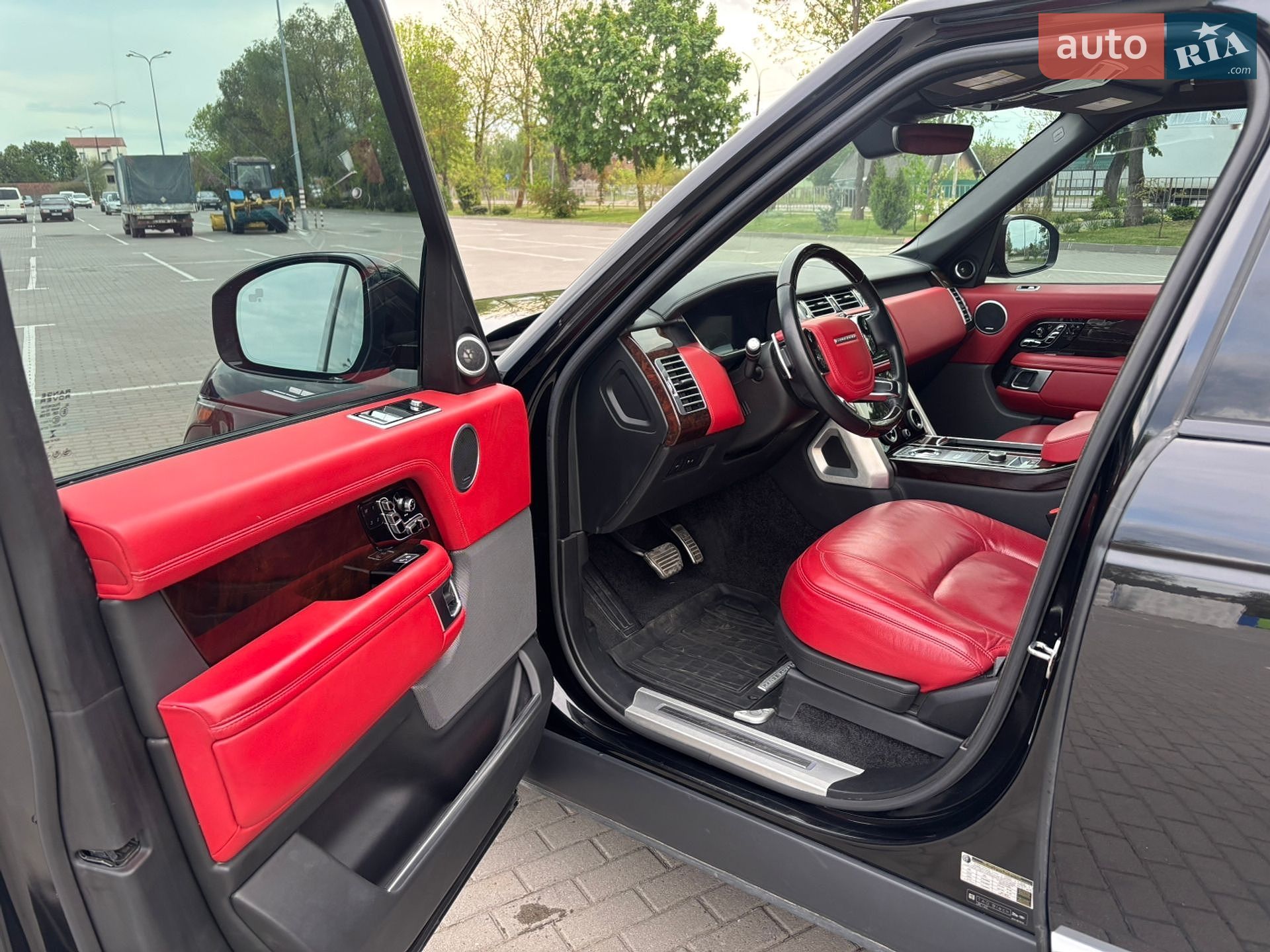 Land Rover Range Rover 2019 VIN SALGV5SE0LA579598 фото оголошення 32 з 60