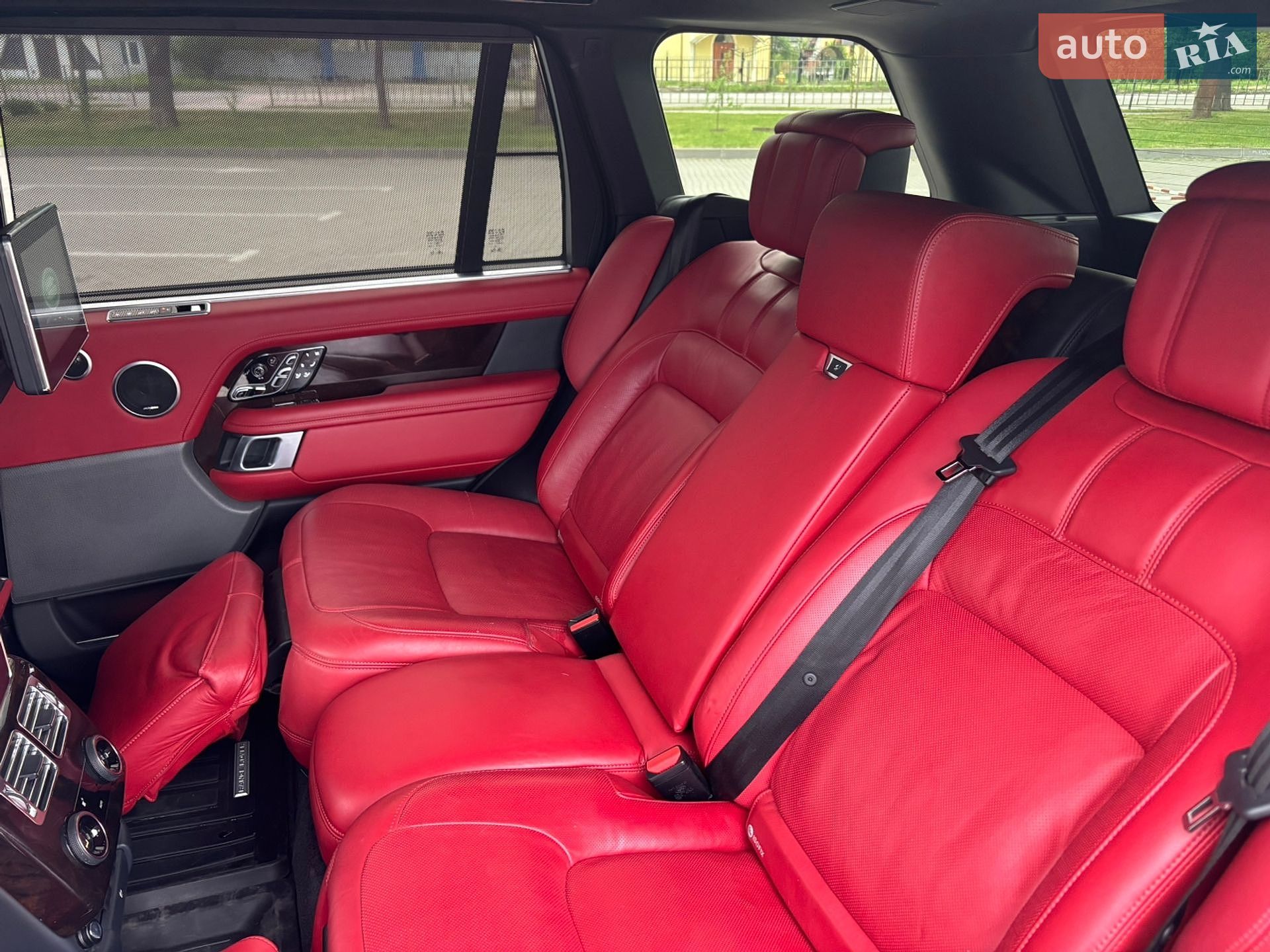 Land Rover Range Rover 2019 VIN SALGV5SE0LA579598 фото оголошення 40 з 60