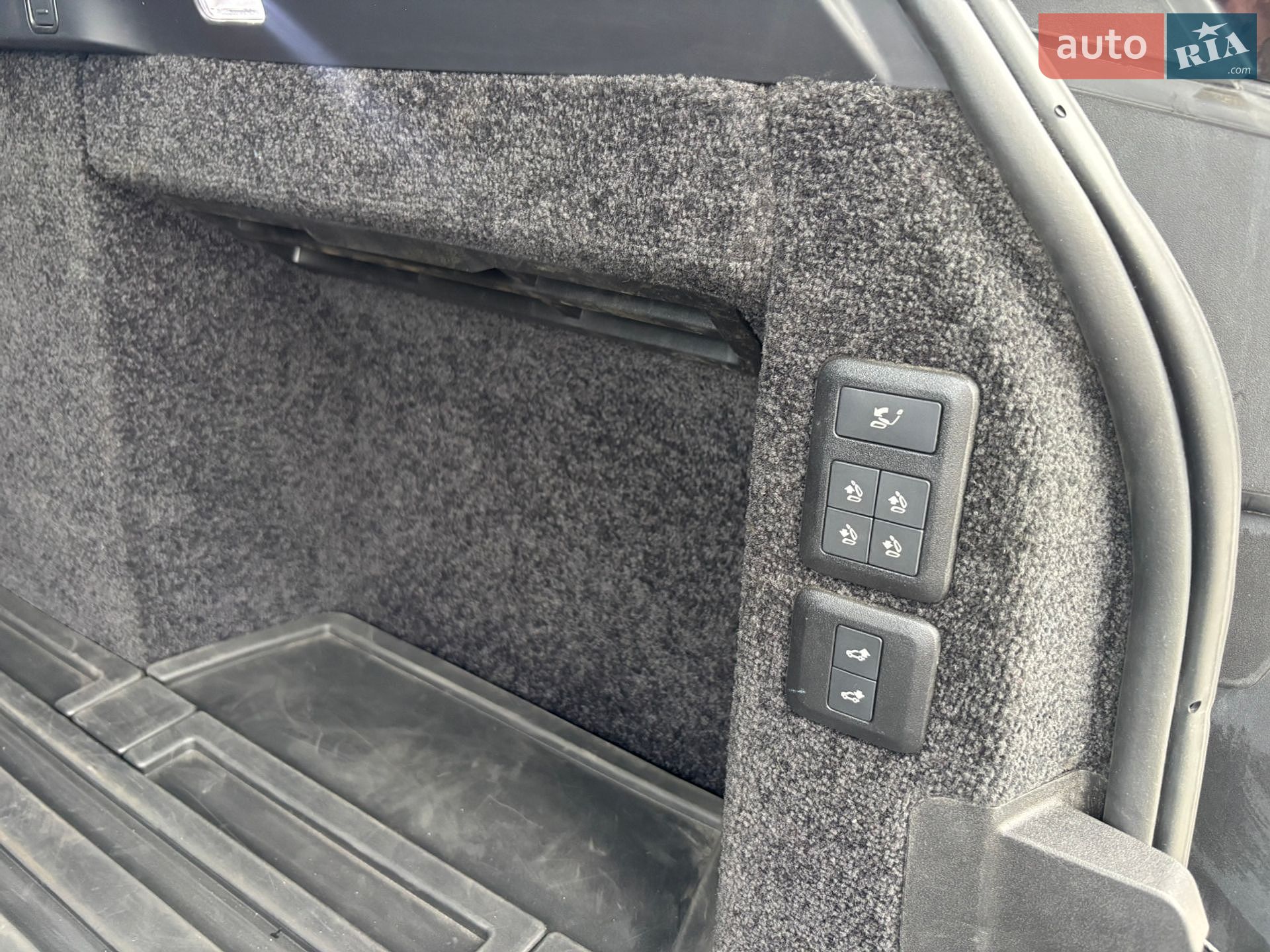 Land Rover Range Rover 2019 VIN SALGV5SE0LA579598 фото оголошення 56 з 60