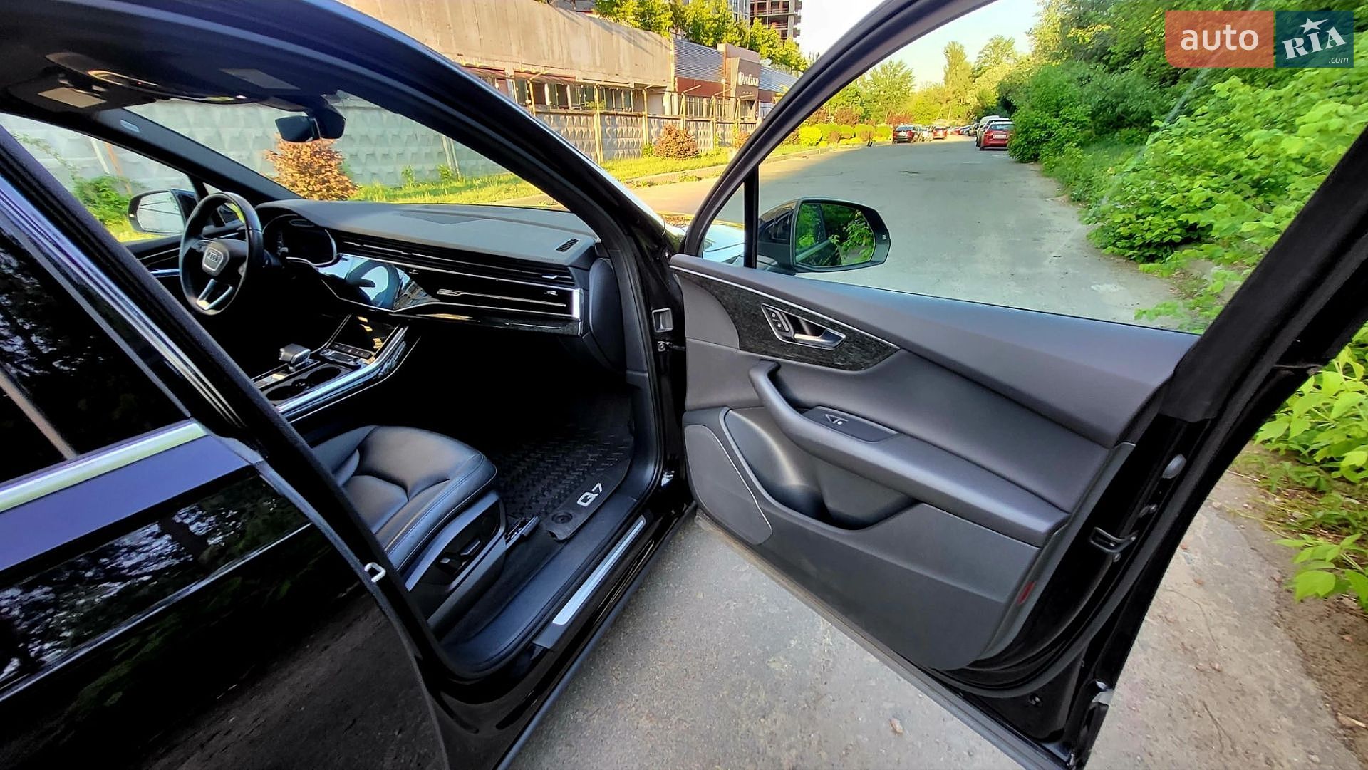 Audi Q7 2020 VIN WA1AXAF70MD010336 фото оголошення 23 з 59